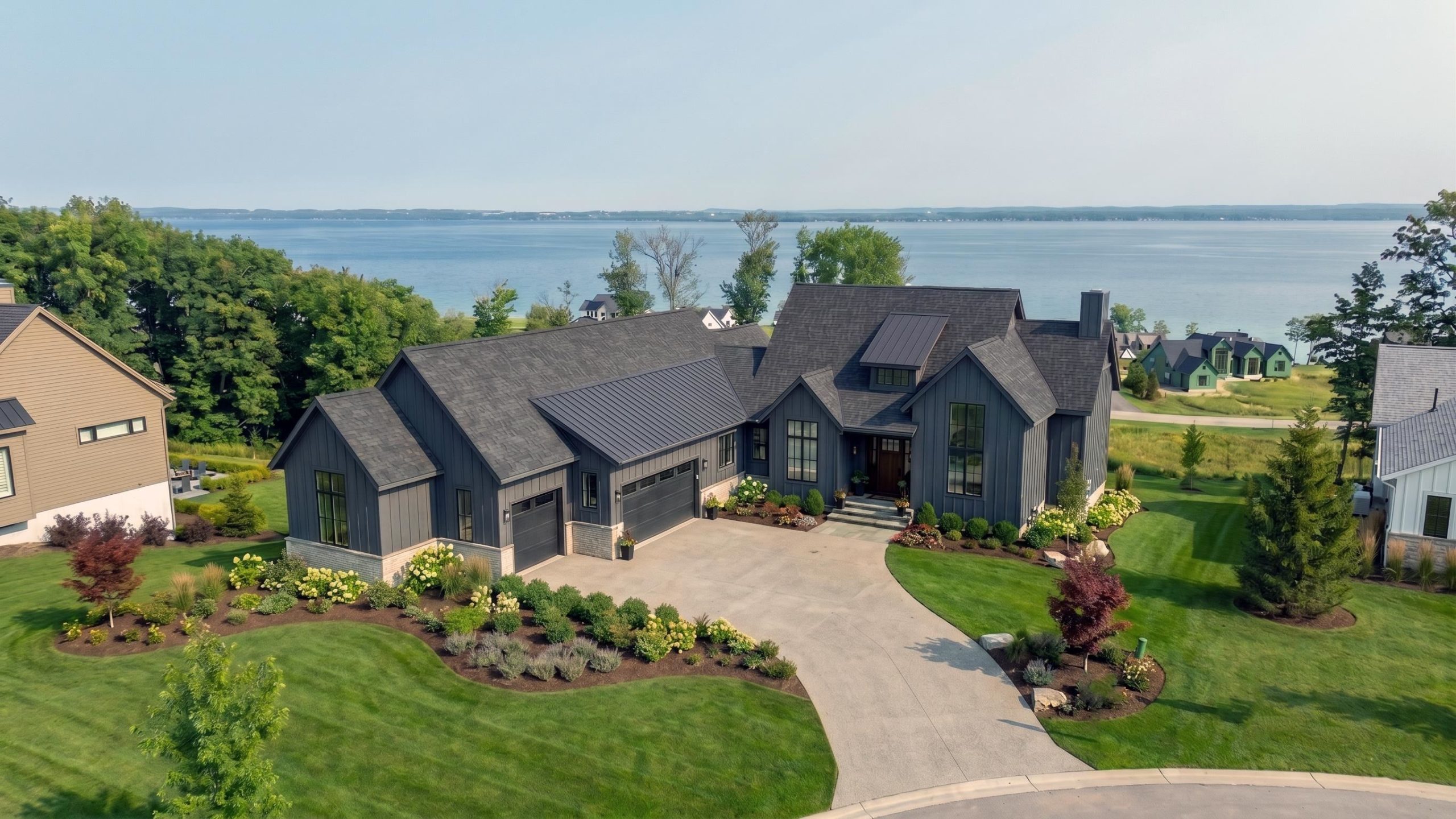 15985 Waters Edge