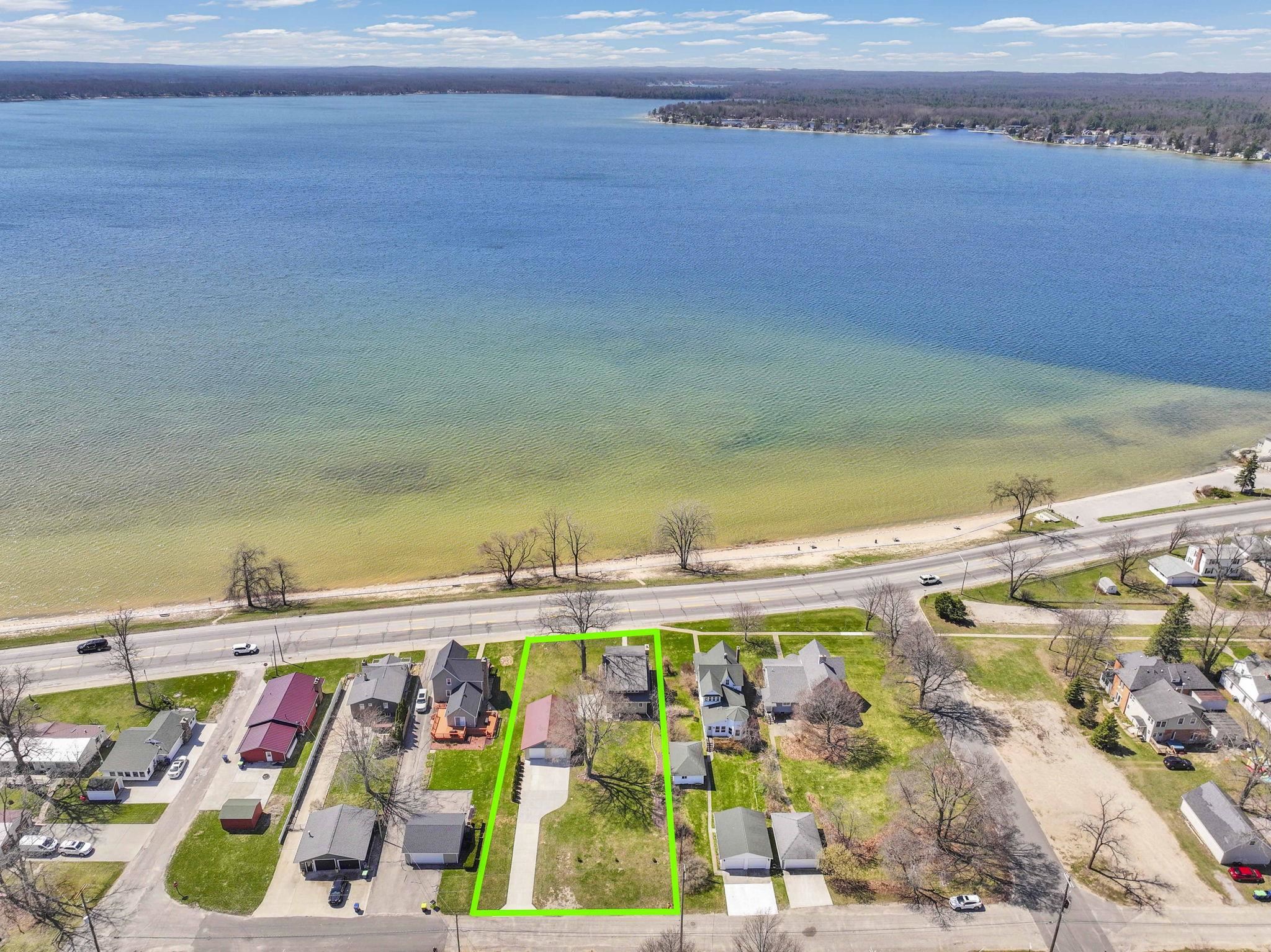 407 S Lakeshore