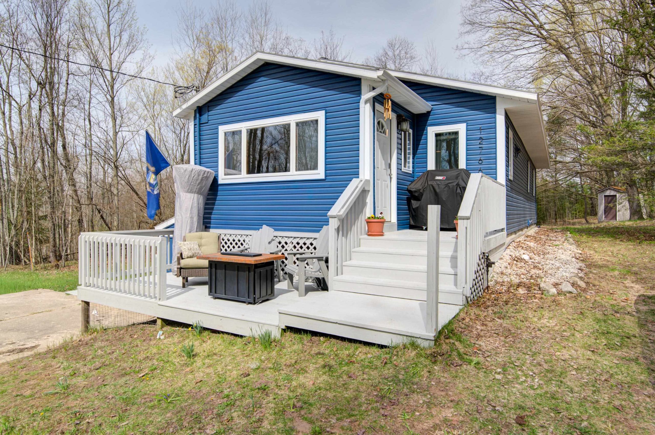 12766 Oakley