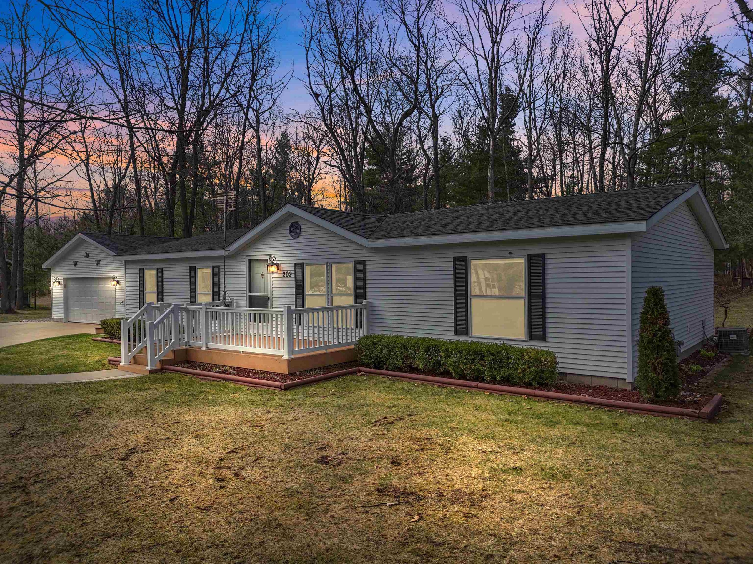 202 Forestville