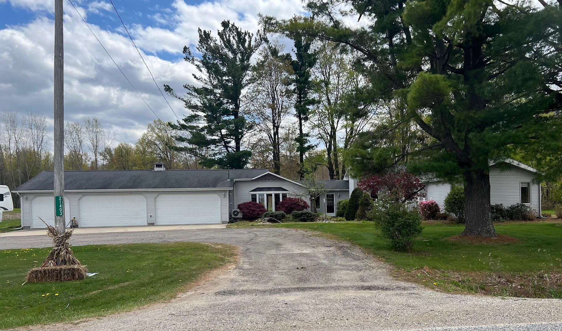 21403 Swan Creek
