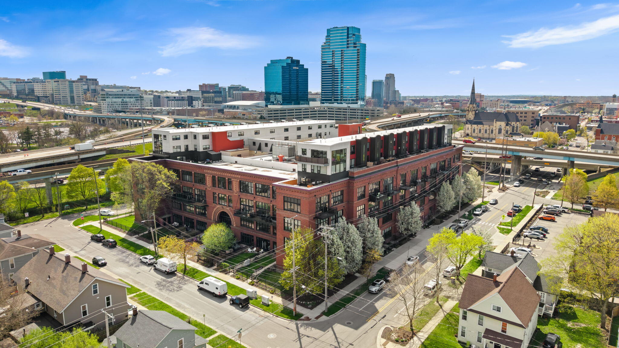 600 Broadway Avenue NW Unit: 203