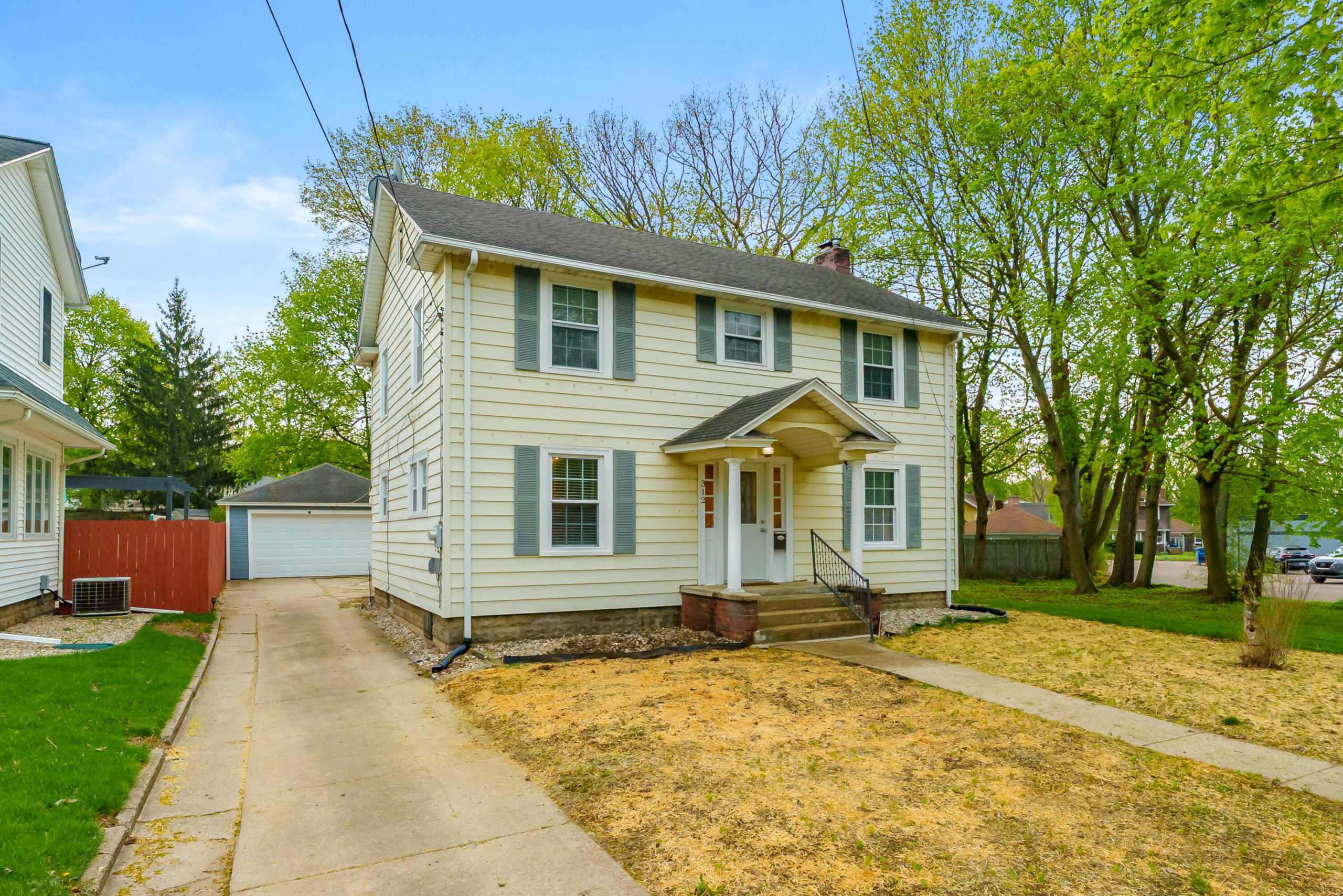 312 N Riverview Drive