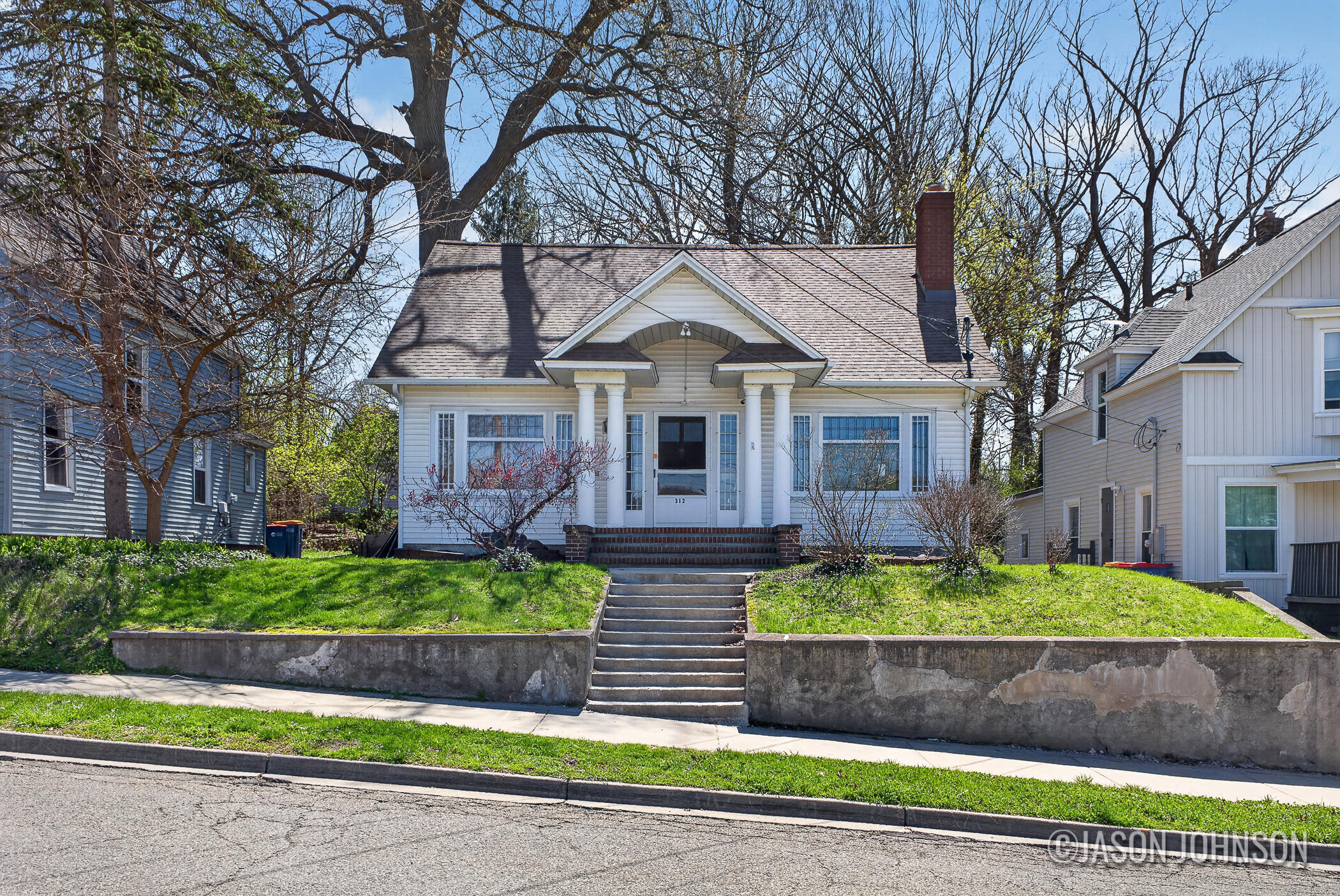 312 Sweet Street NE