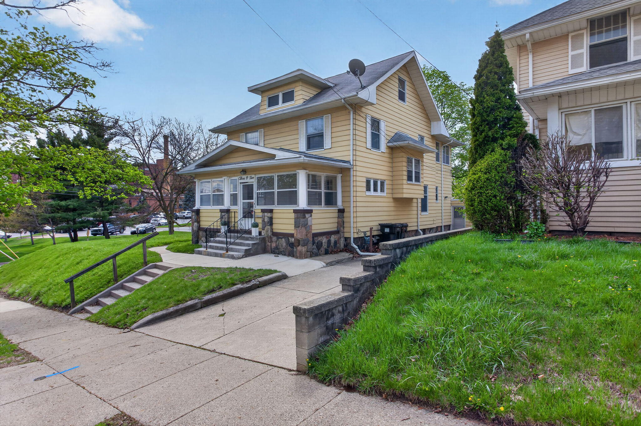302 Ellery Avenue