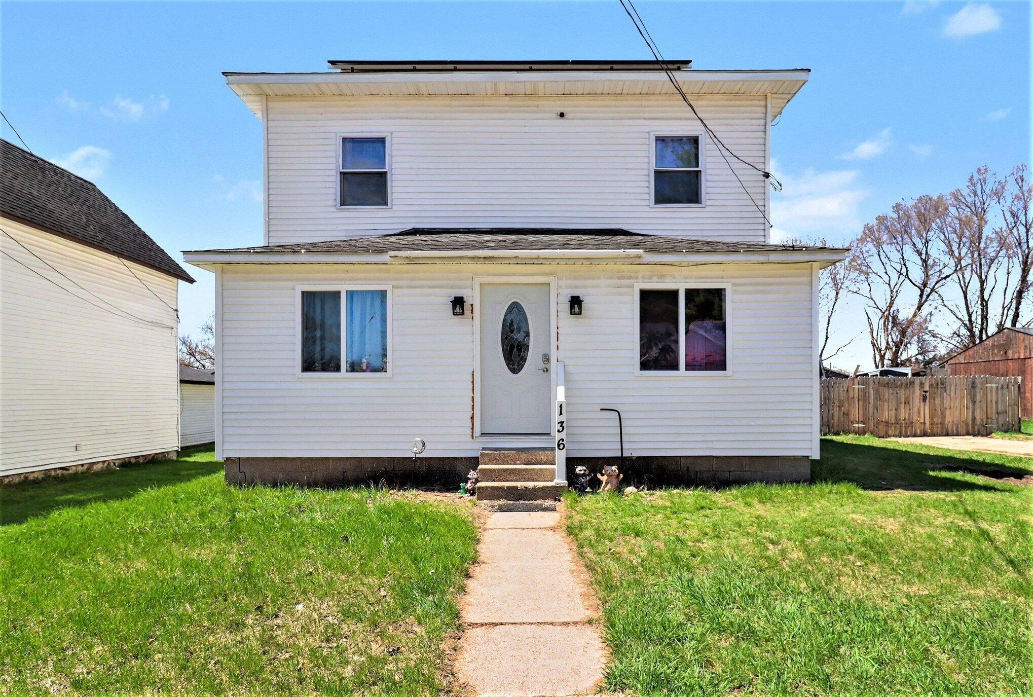136 S Hemlock Street