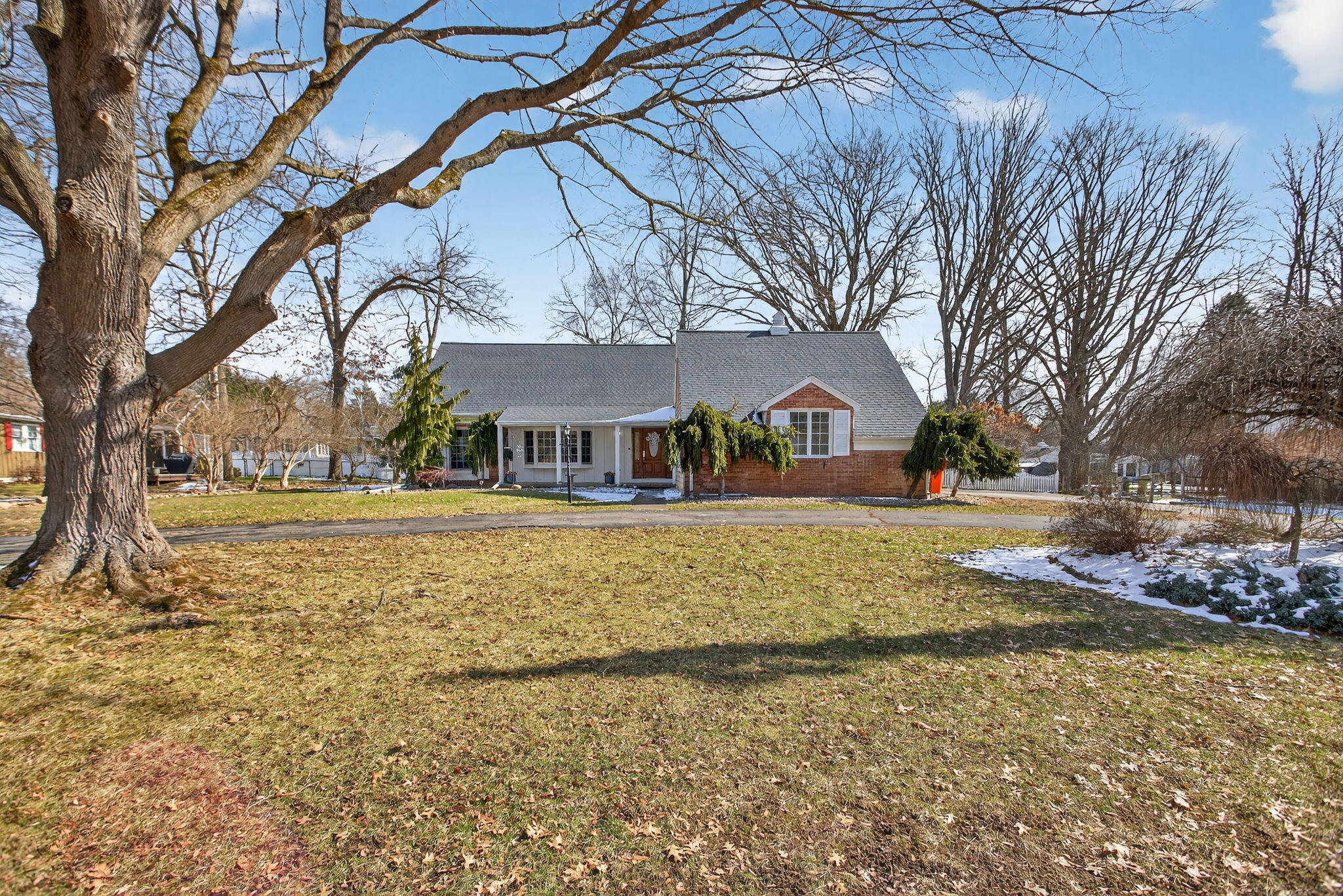 3825 W Walmont Road