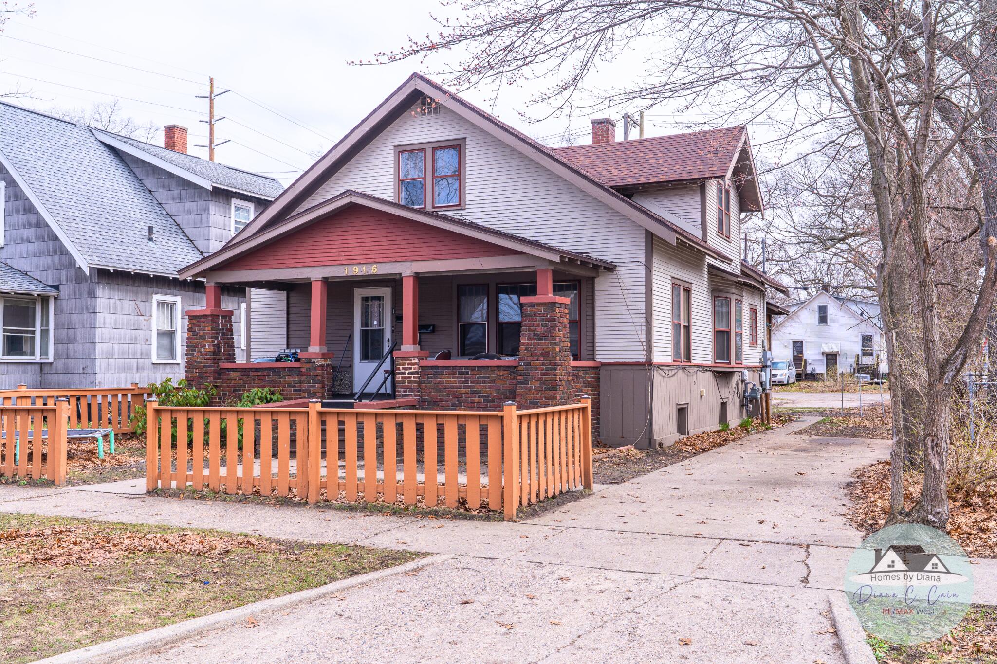 1916 Jiroch Street