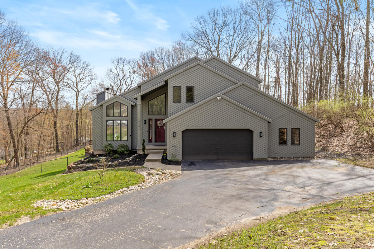 7721 Sun Quest Ridge Drive NE