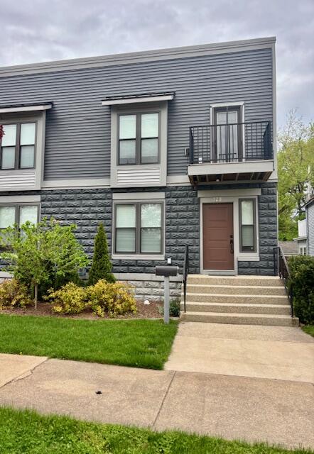328 Maple Avenue