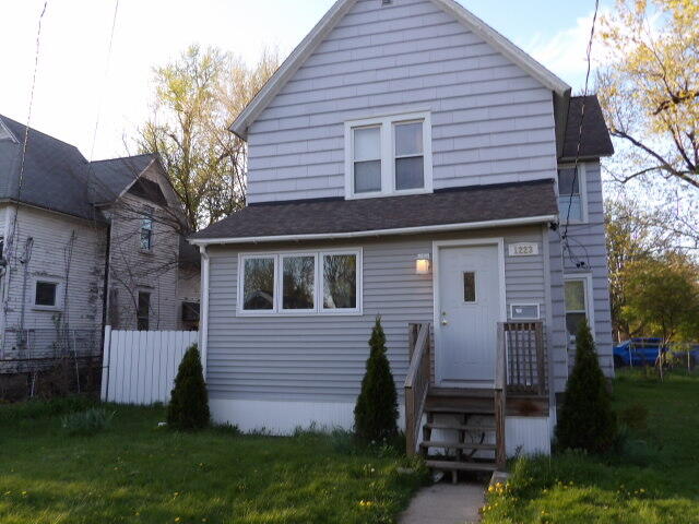 1223 Lake Street