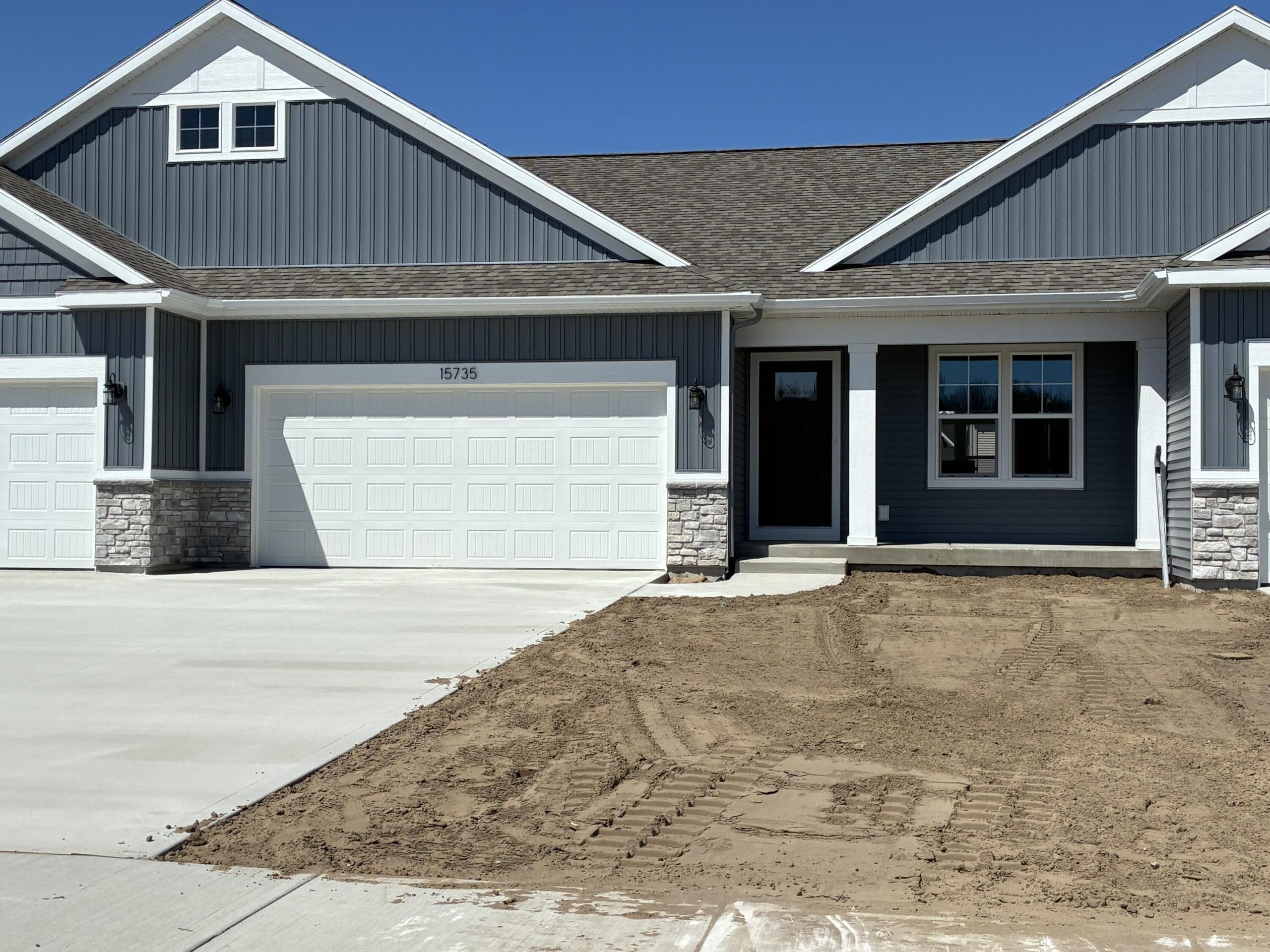 15735 Hawley Drive Unit: 32