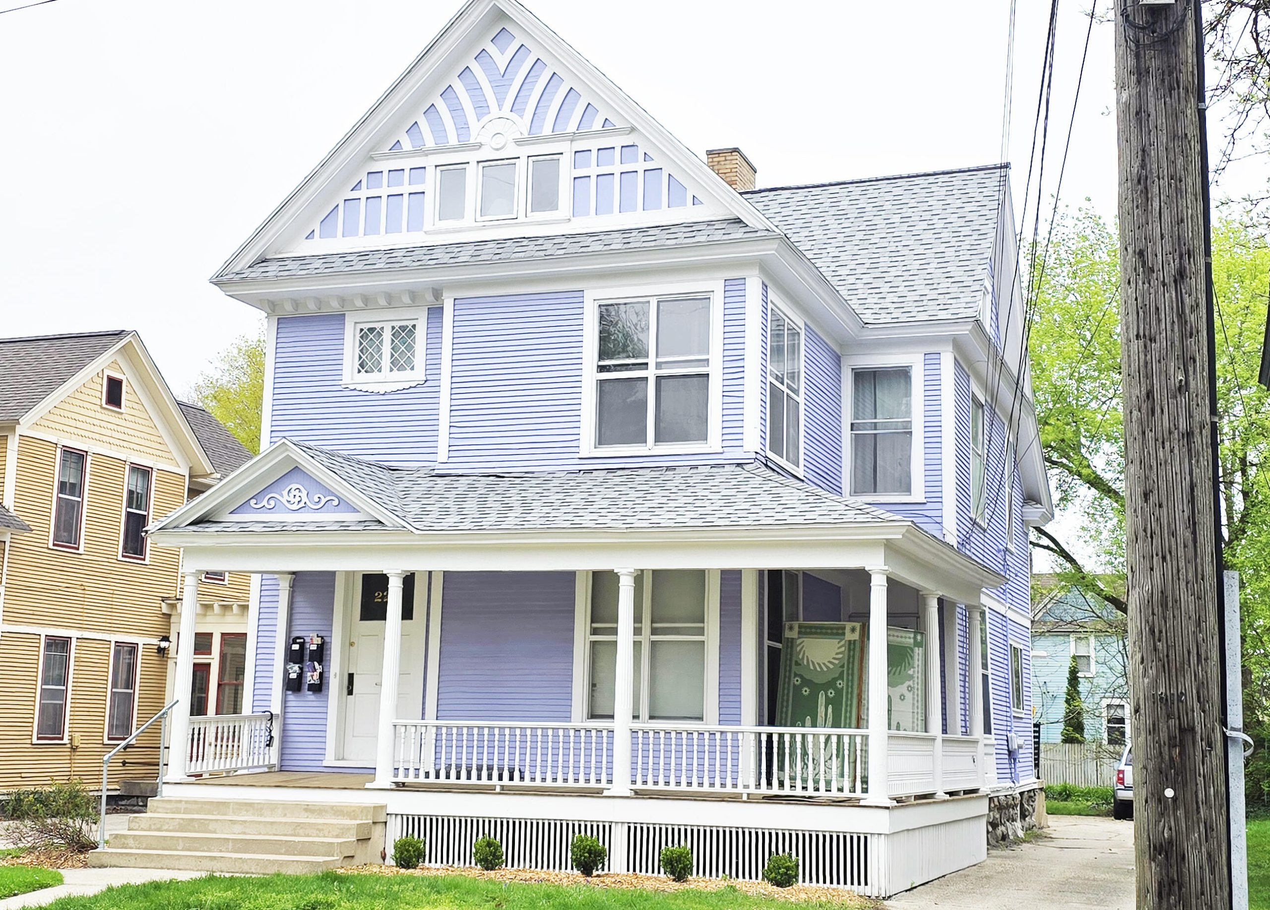 226 College Avenue NE