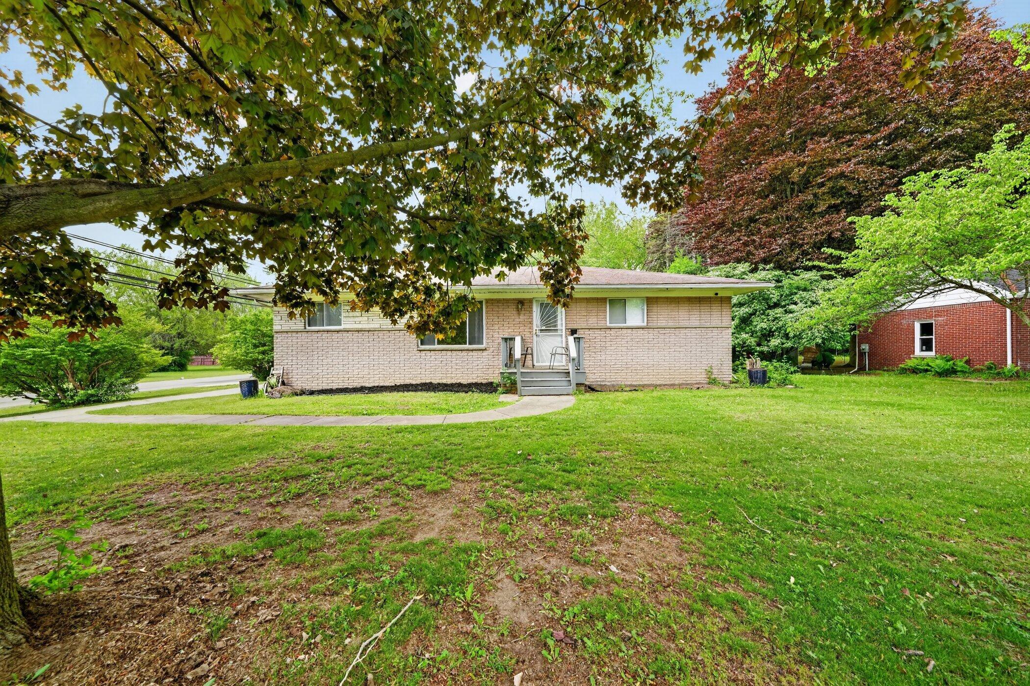 23100 Mapleridge Drive