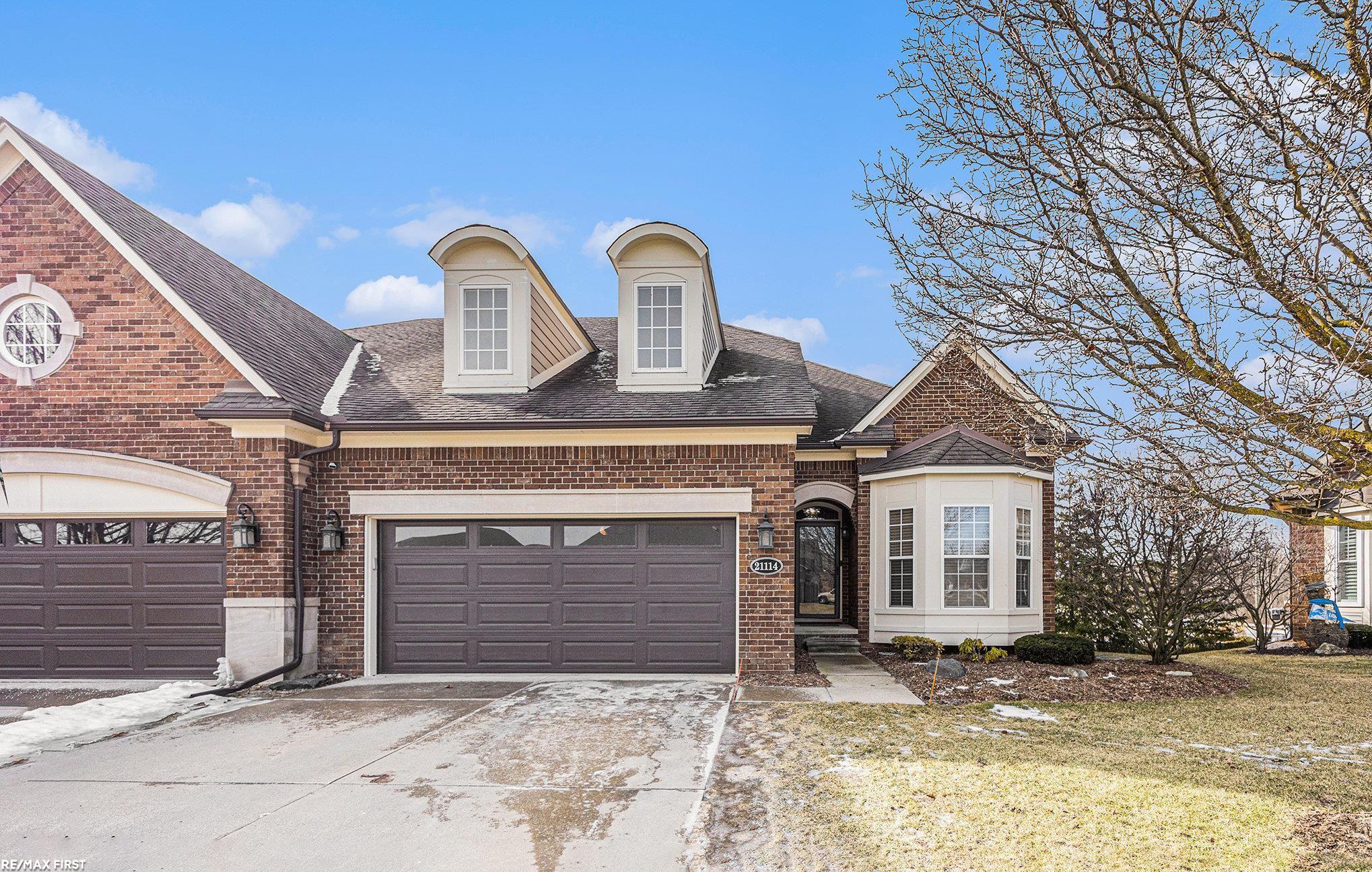 21114 Lilac LN