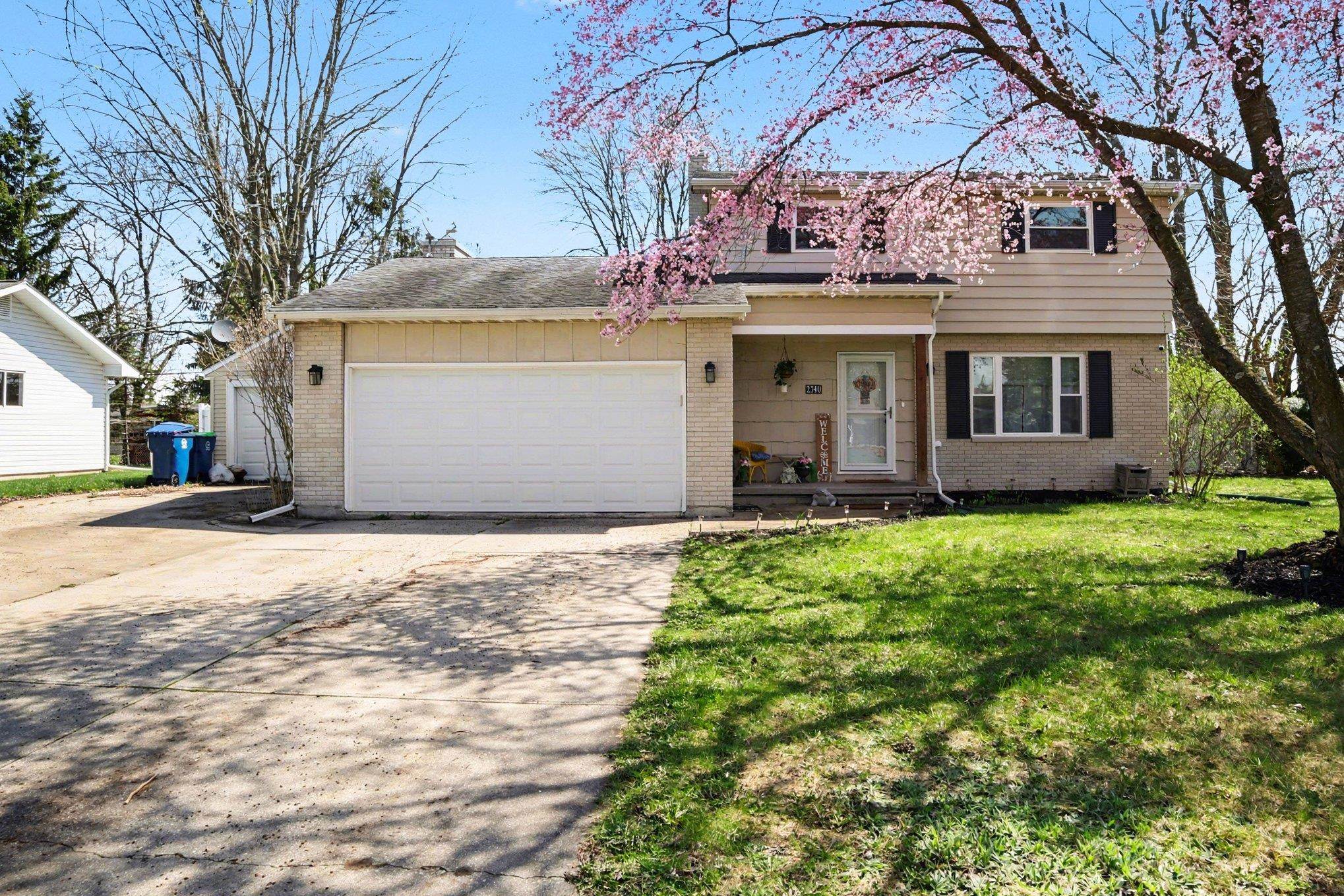 2740 Wexford DR