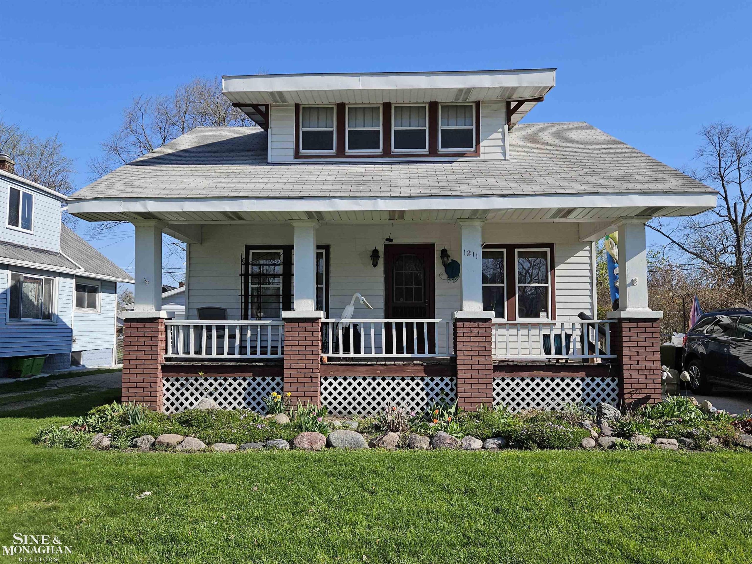 1211 Minnie ST