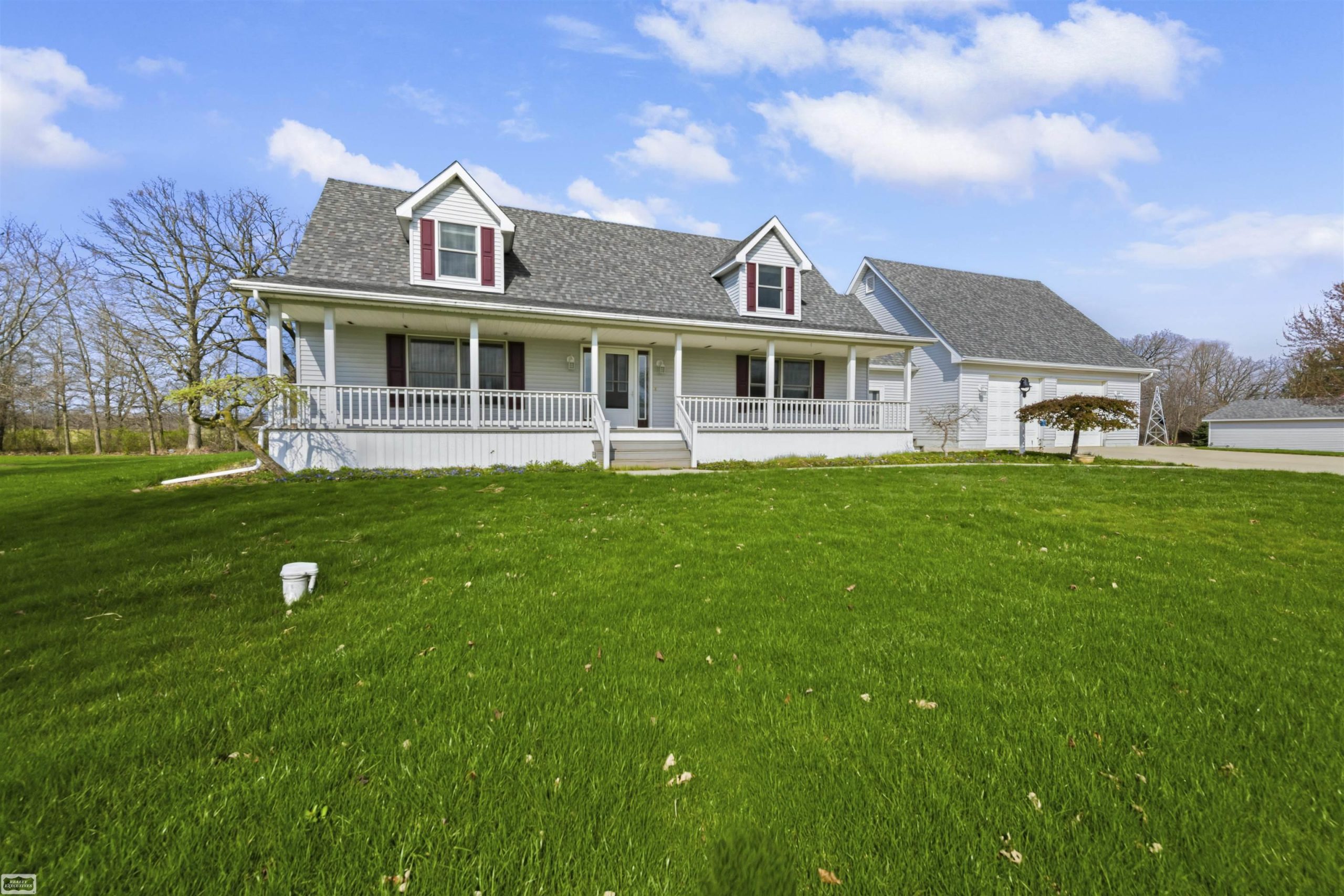 4453 Lone Oak DR