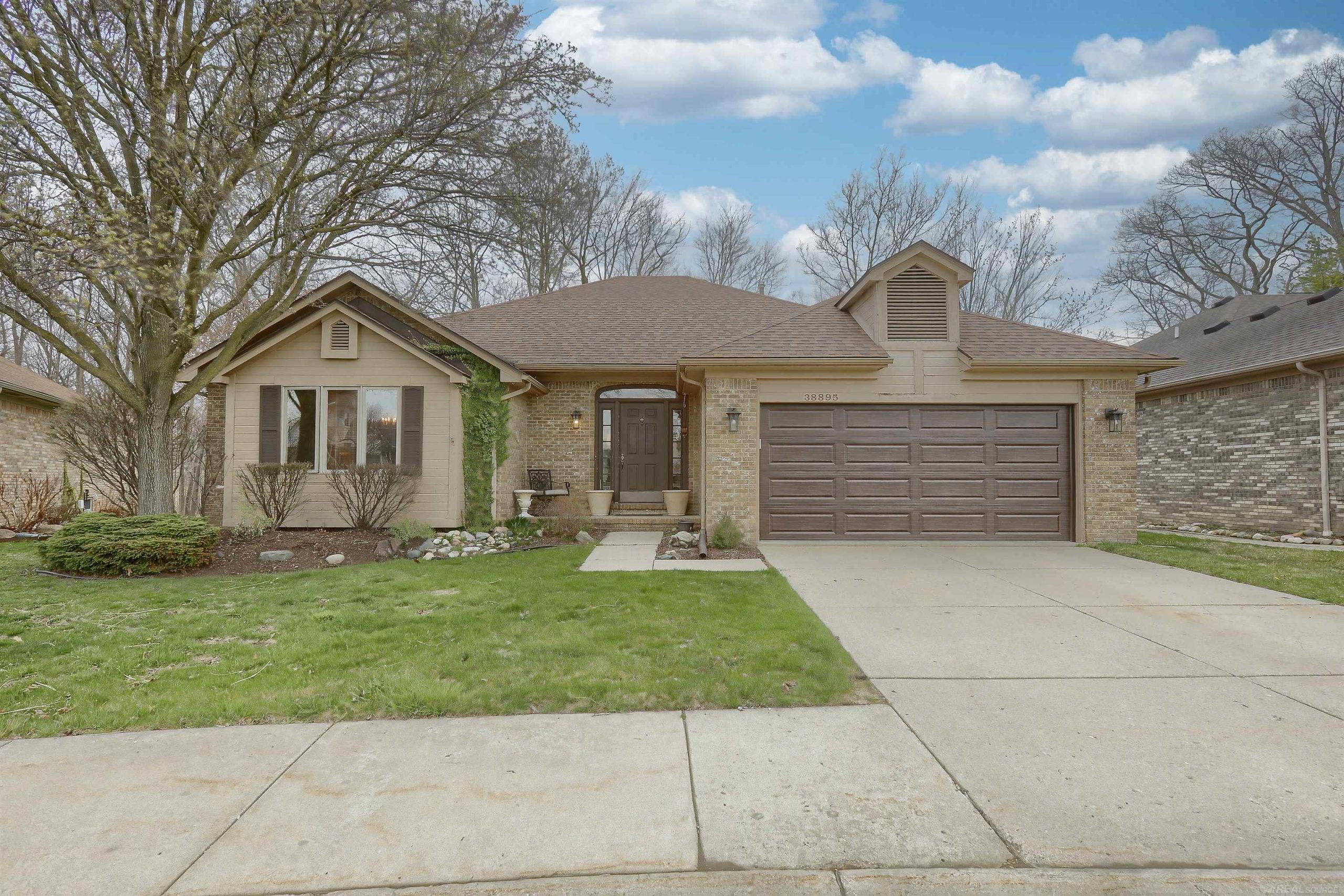 38895 Ridgeview CIR