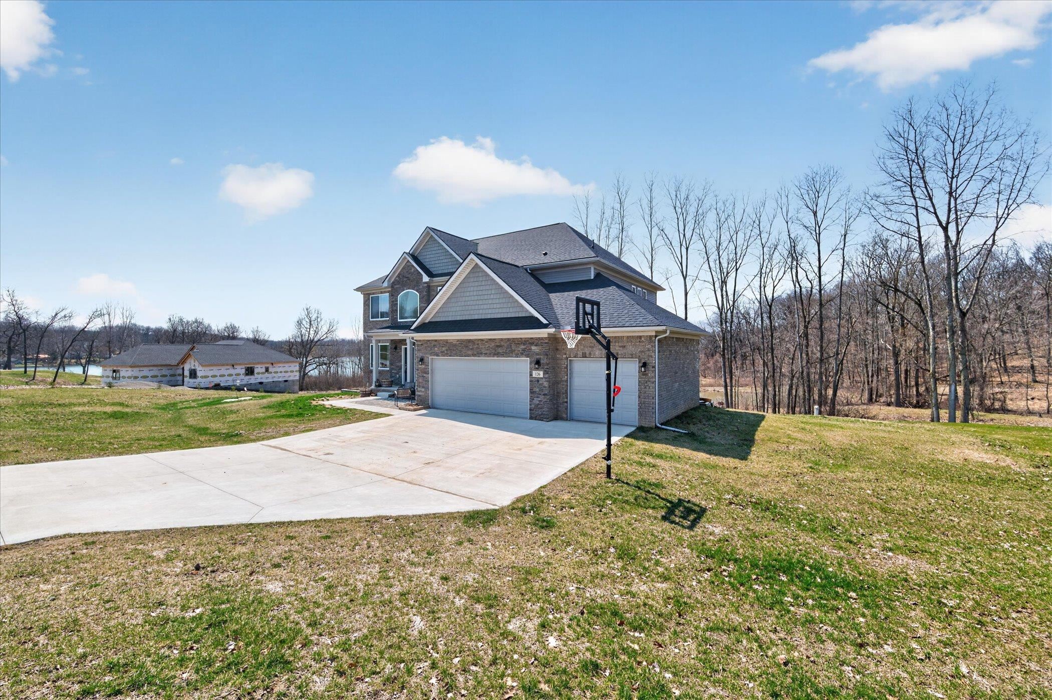 126 Parker LN