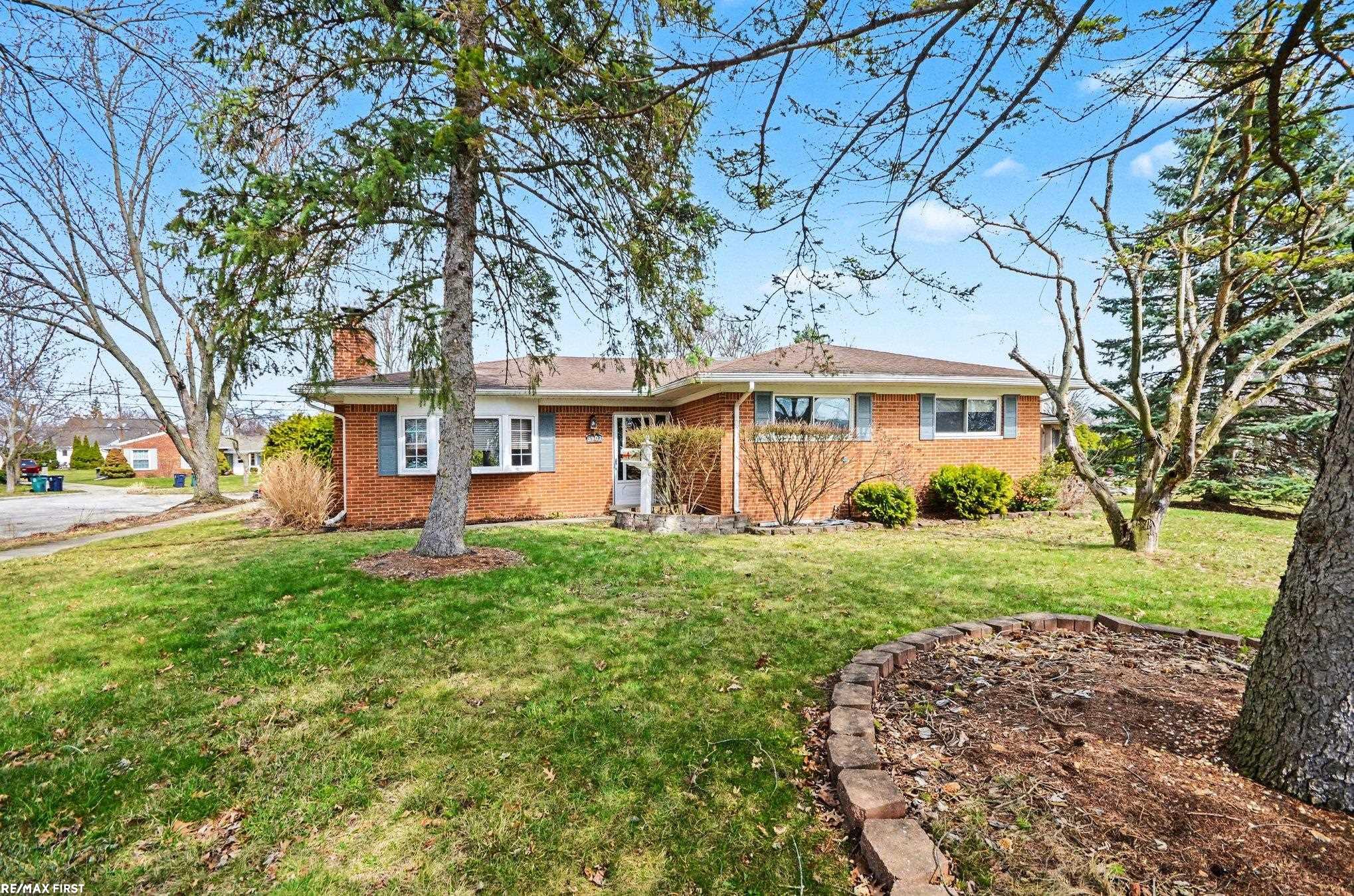 3902 Springer AVE