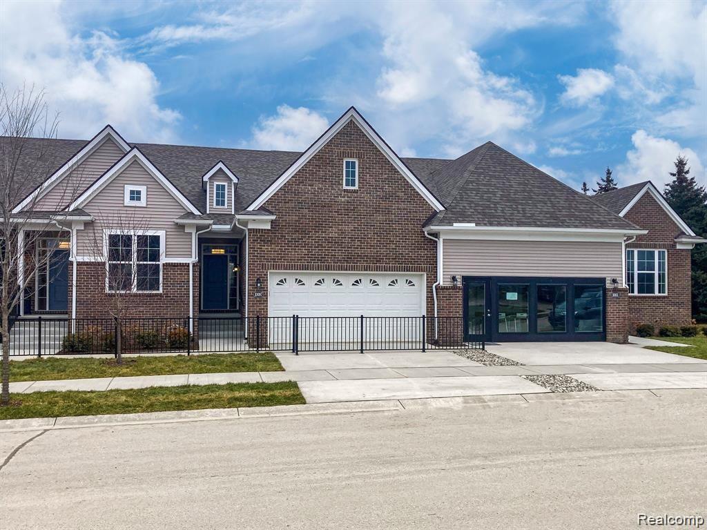2221, Chase, #103, Howell, Michigan, 48855