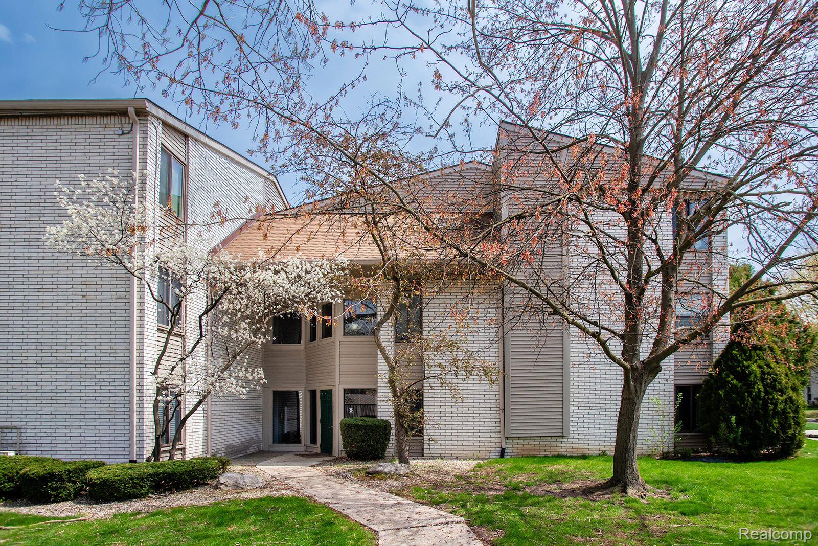31993, W 12 Mile, #109, Farmington, Michigan, 48334