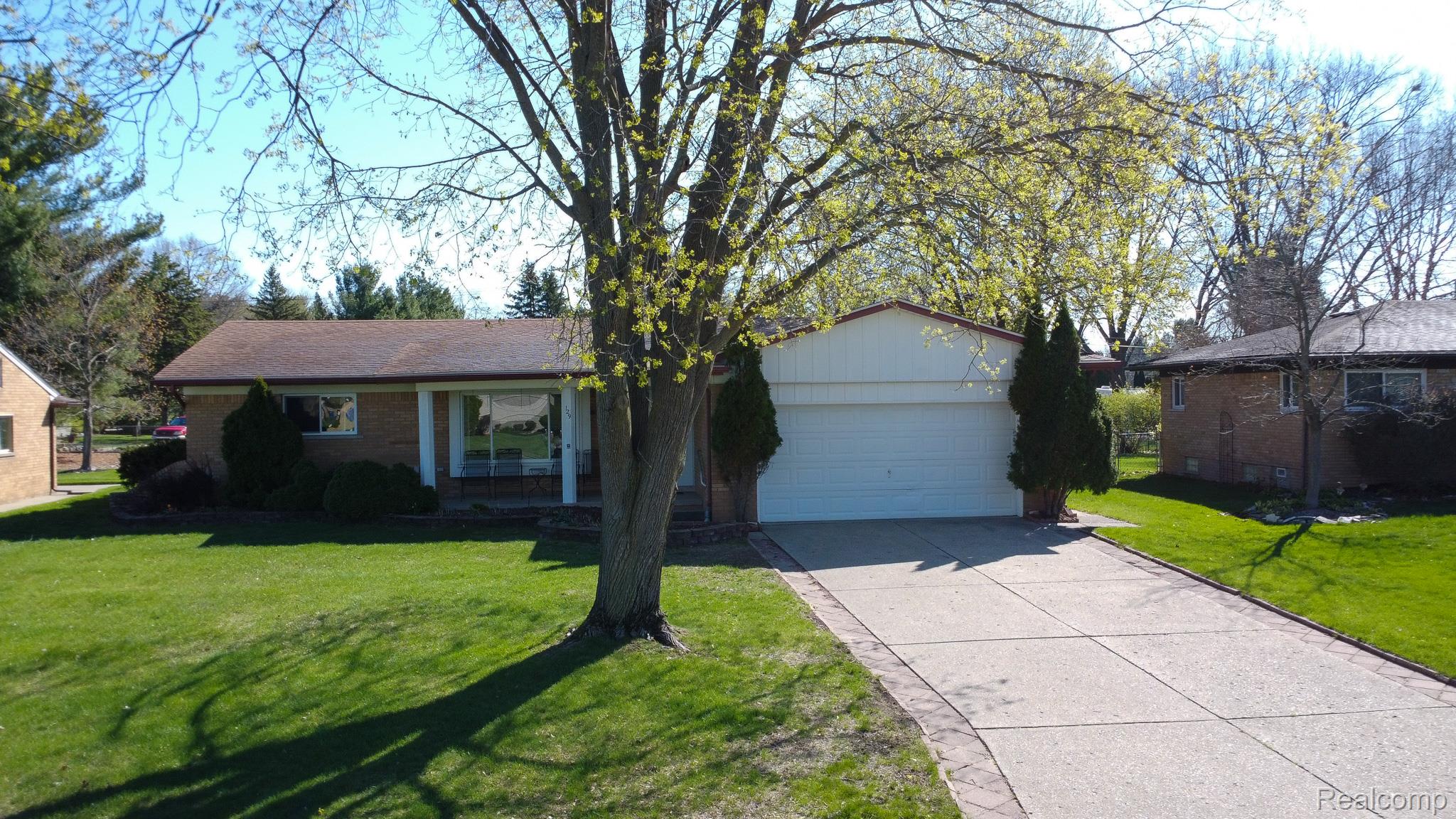 129, Pleasant Lake, Waterford, Michigan, 48327