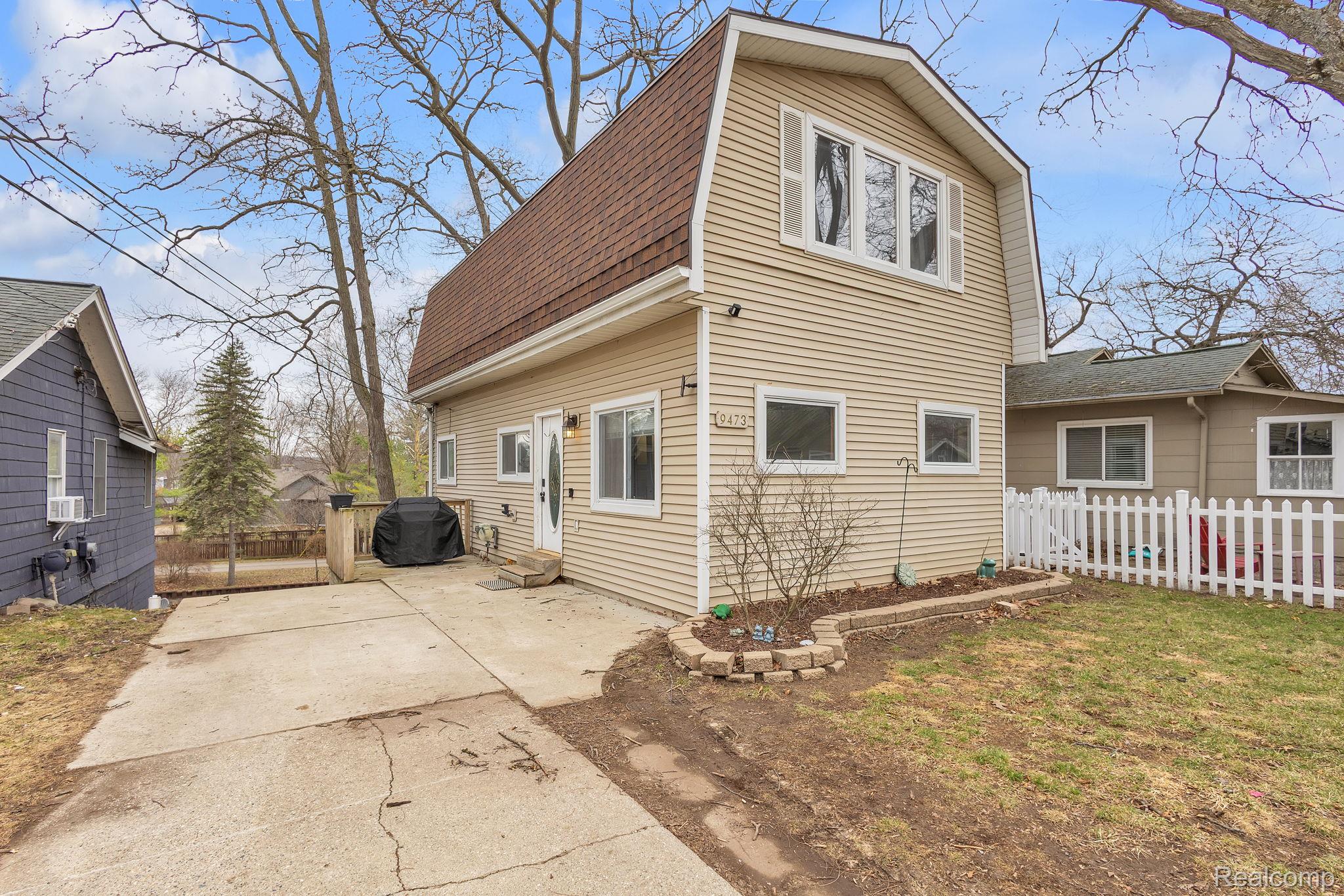 9473, Huron, Pinckney, Michigan, 48169