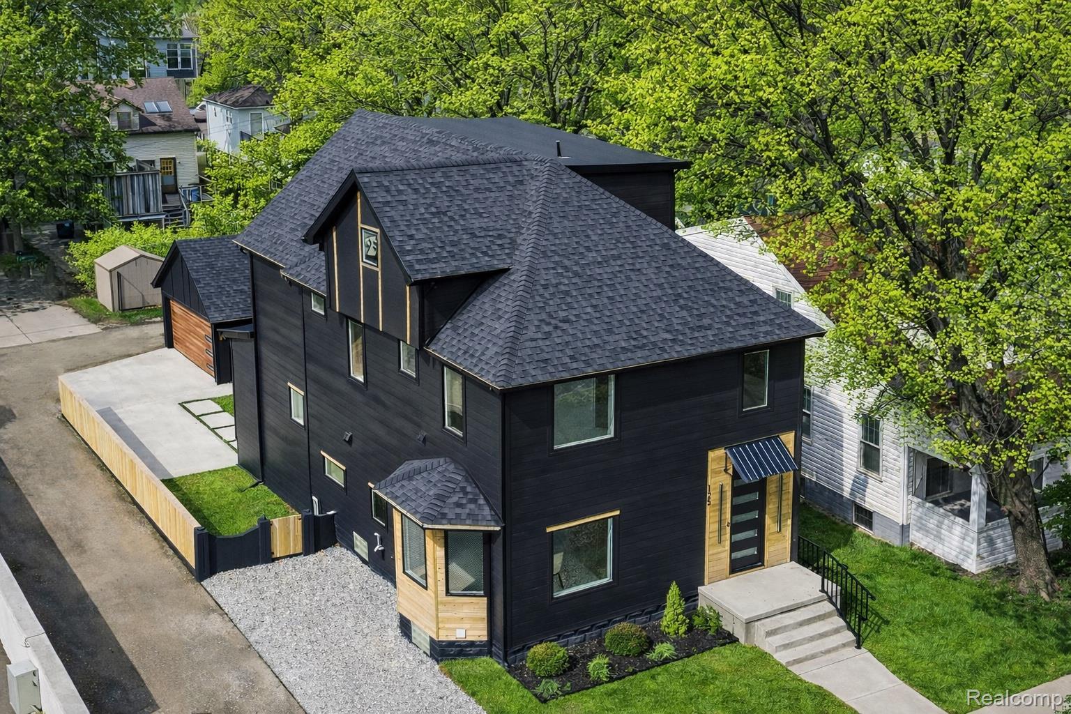 125, Washington, Royal Oak, Michigan, 48067
