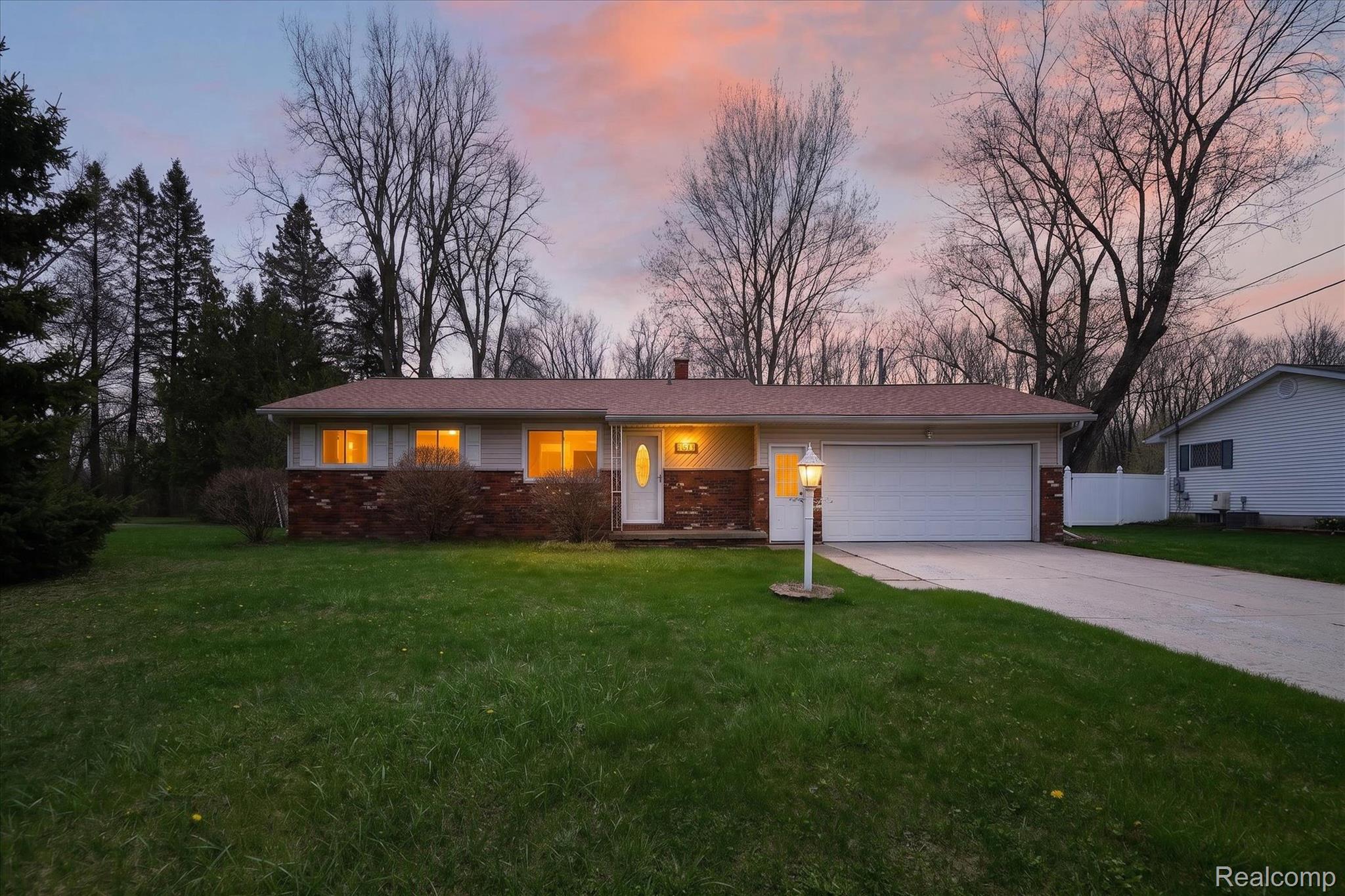 5300, Arnold, Burton, Michigan, 48509
