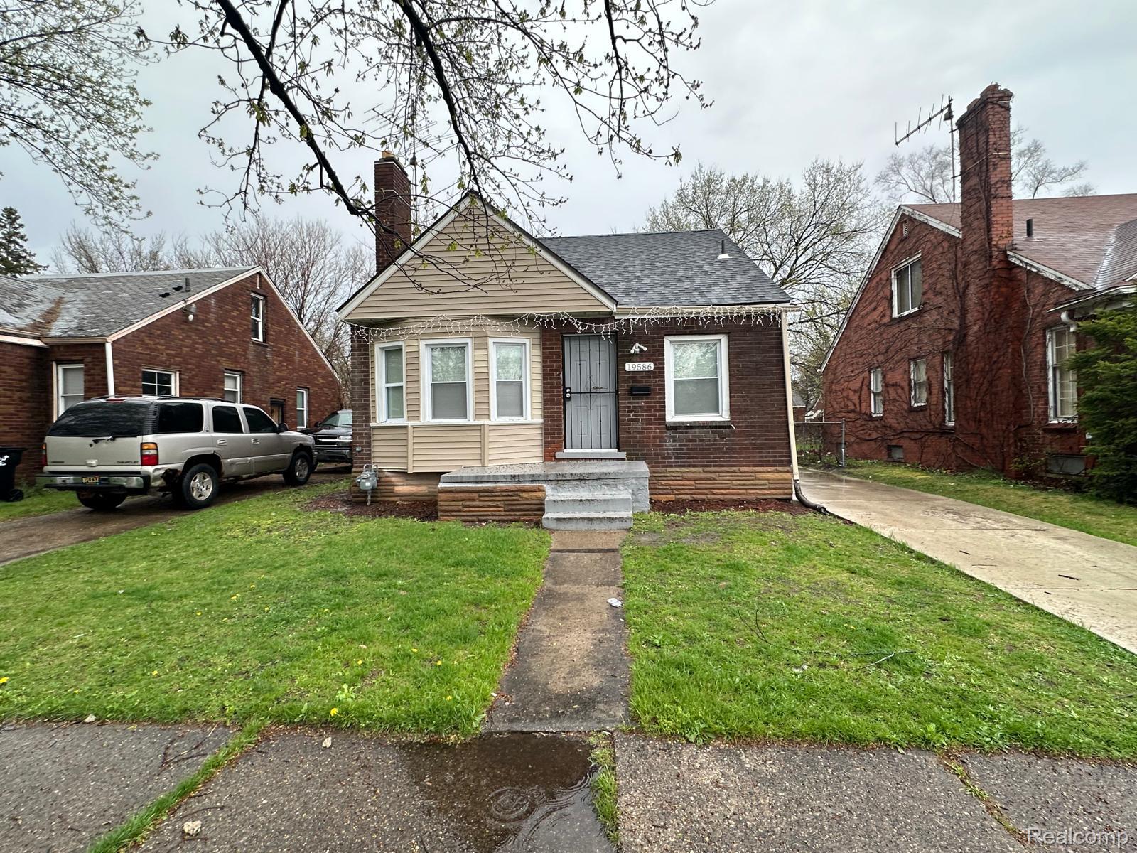 19586, Strasburg, Detroit, Michigan, 48205