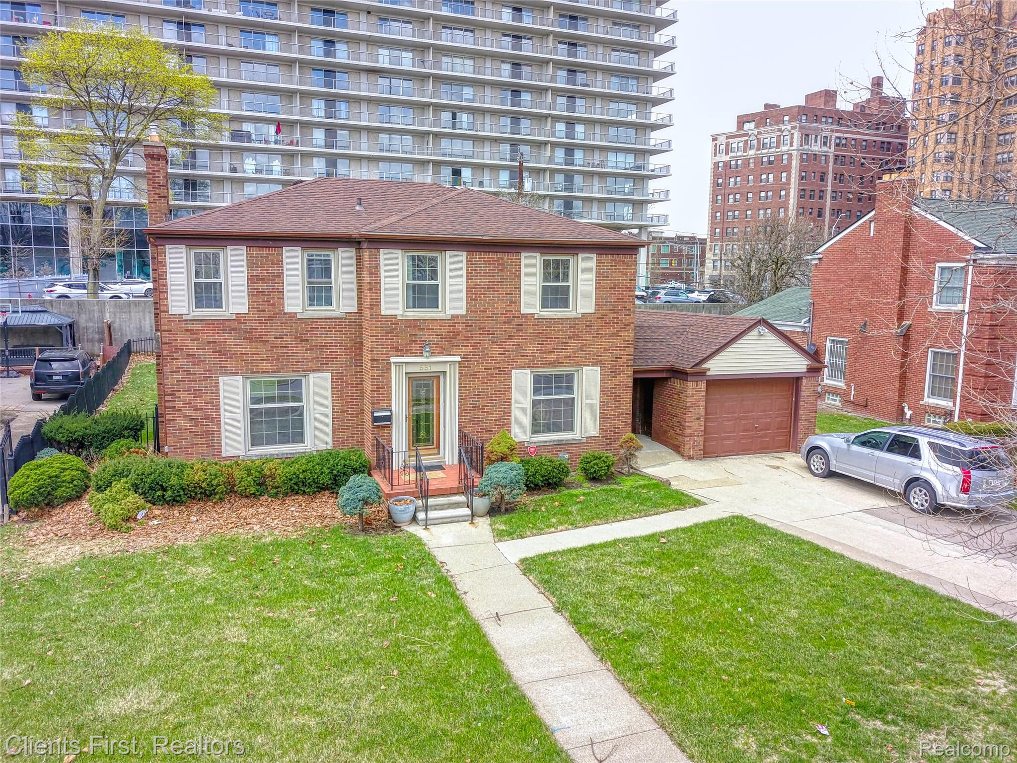 551, Fiske, Detroit, Michigan, 48214