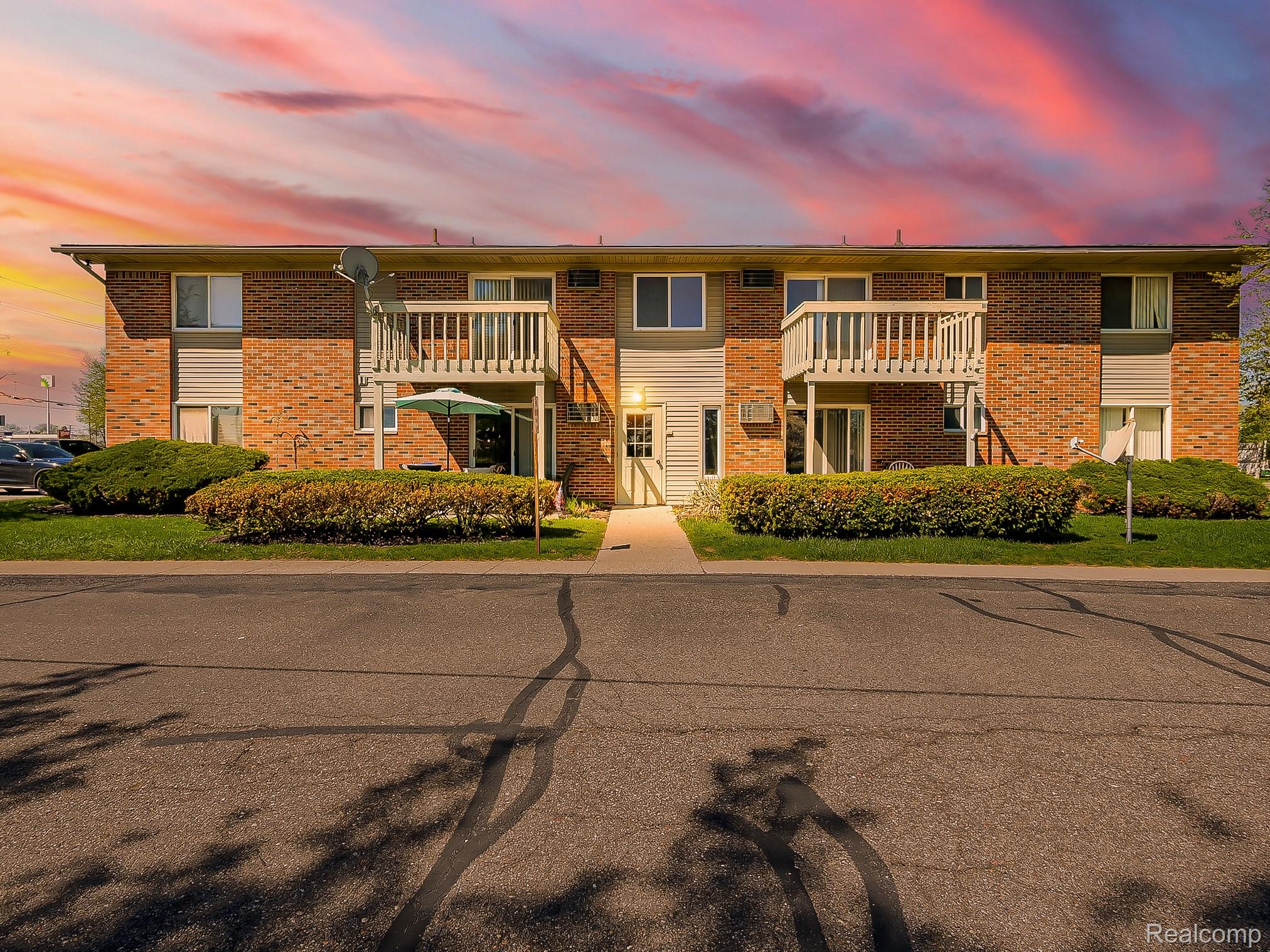 125, Van Riper, #5, Fowlerville, Michigan, 48836