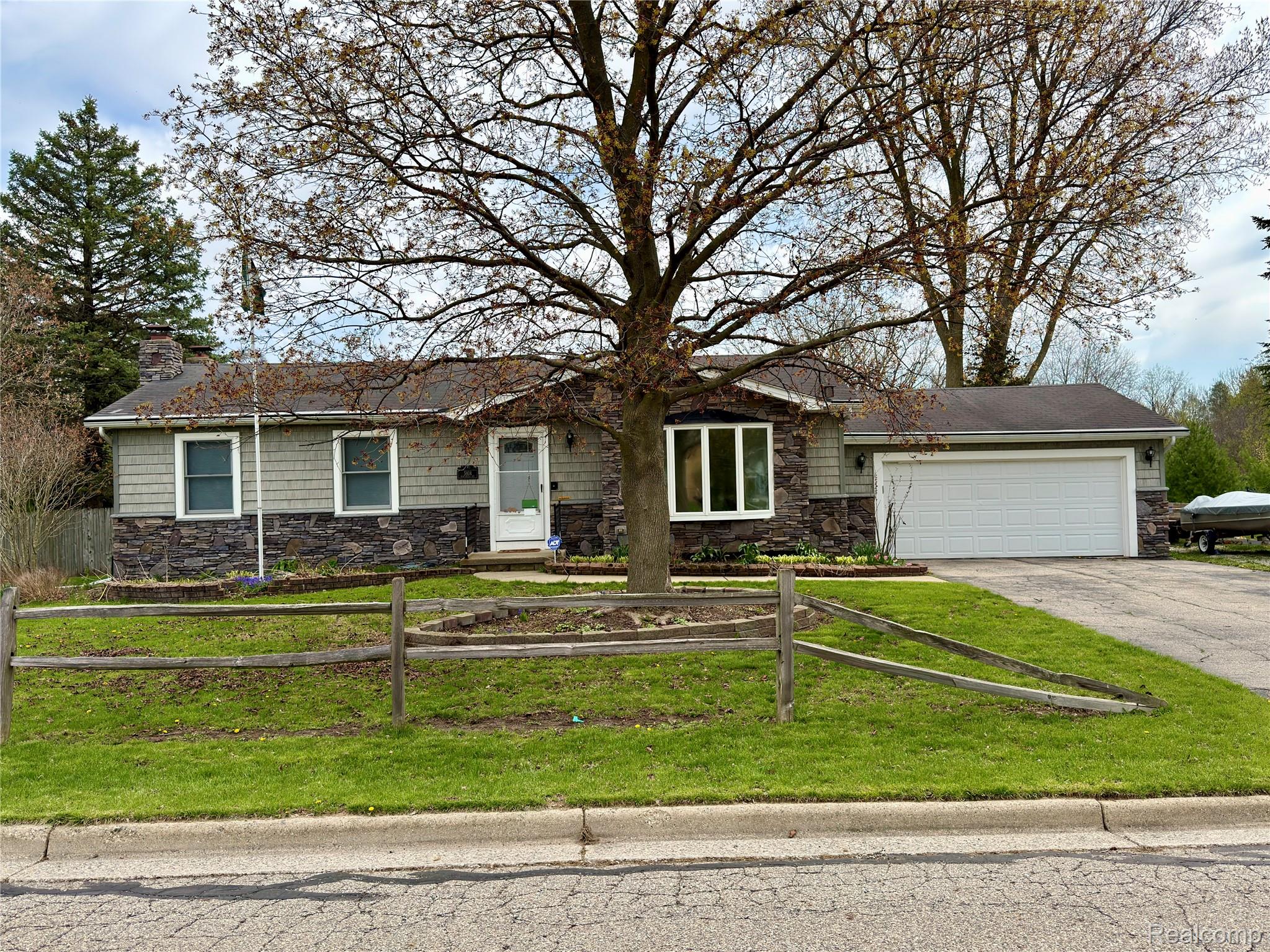 5934, Montebello, Haslett, Michigan, 48840