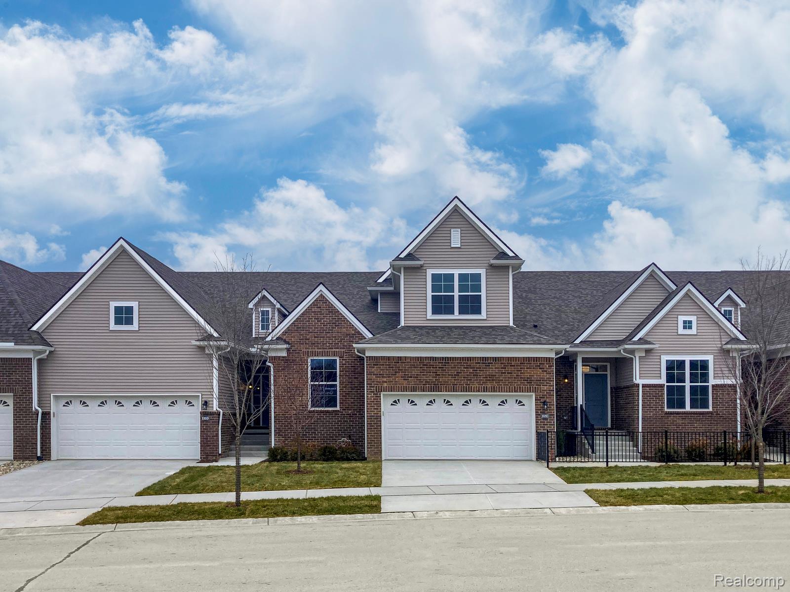 2246, Chase, #118, Howell, Michigan, 48855