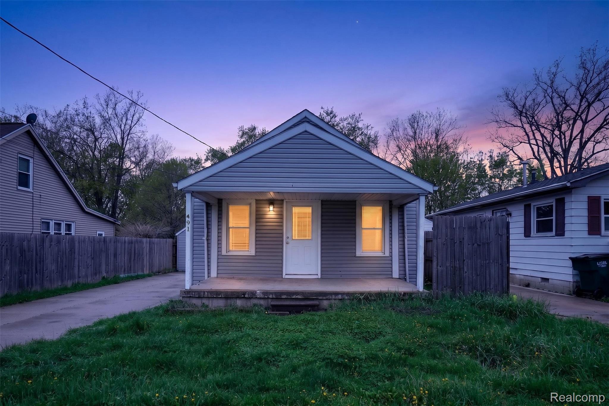 4910, HUGHES, Lansing, Michigan, 48910