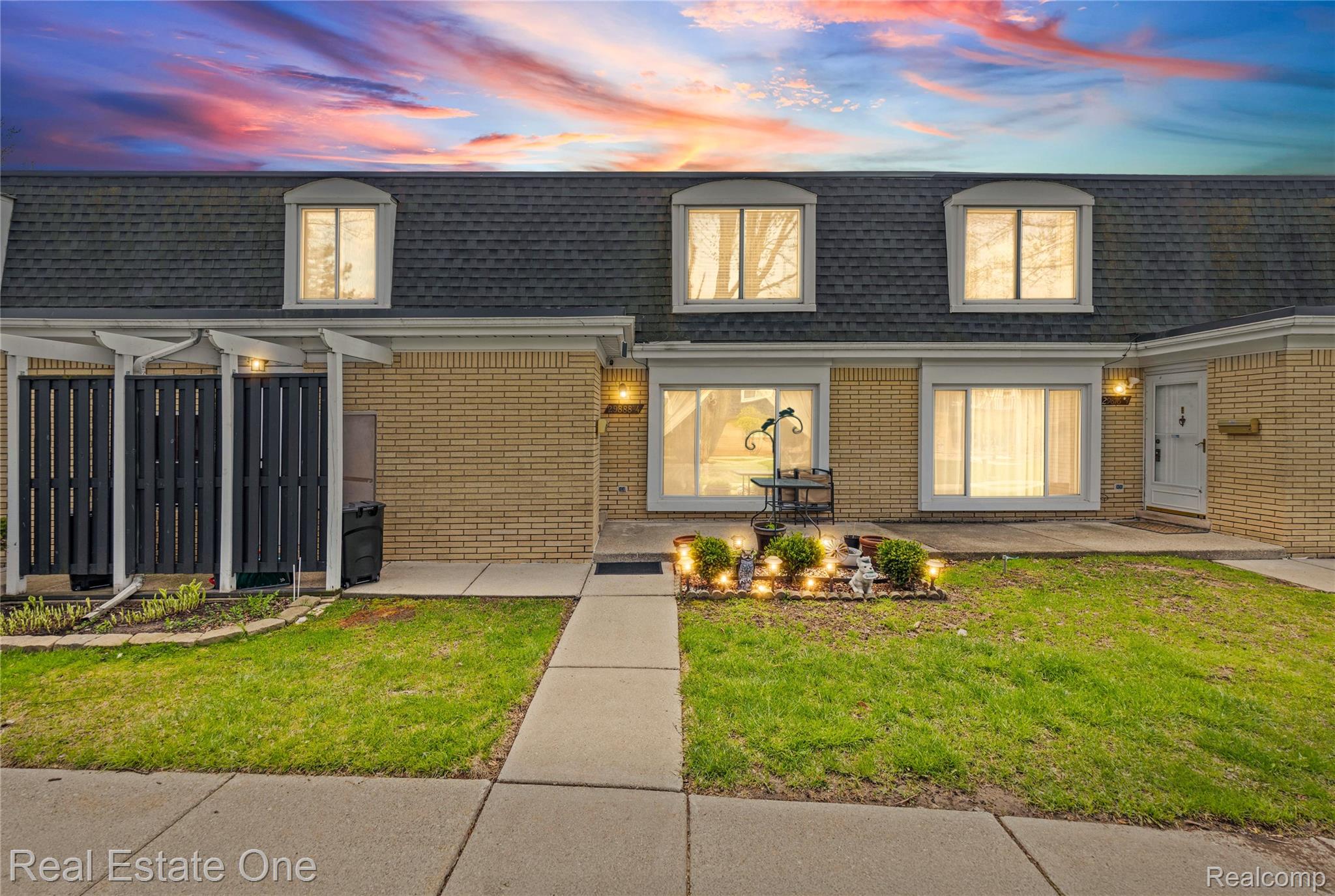 29888, City Center, #4, Warren, Michigan, 48093