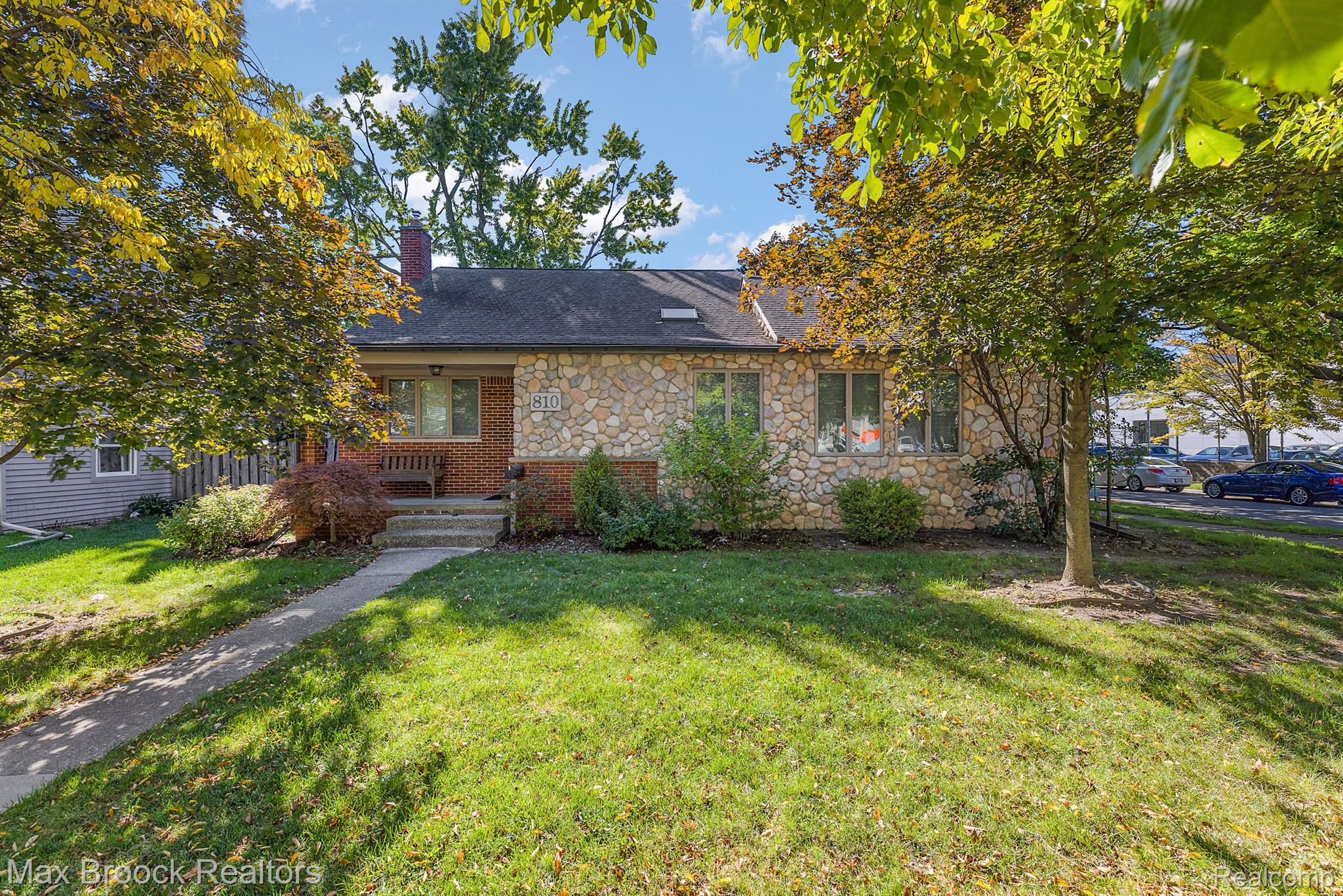 810, CHESTNUT, Birmingham, Michigan, 48009