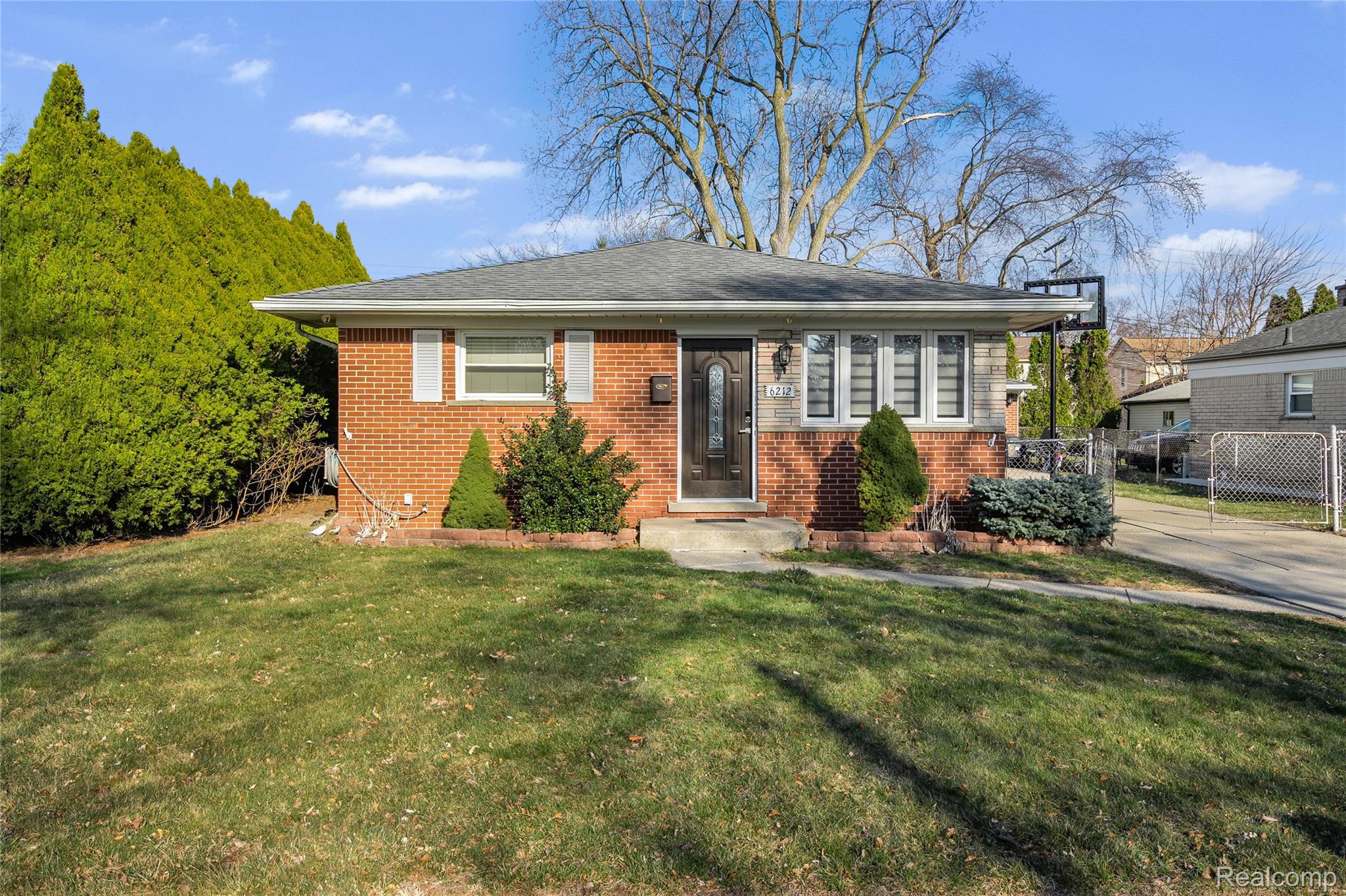 6212, Evangeline, Dearborn Heights, Michigan, 48127