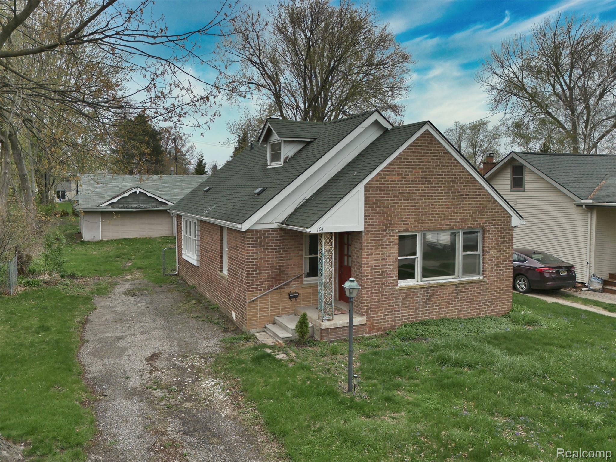 104, Leroy, Clawson, Michigan, 48017