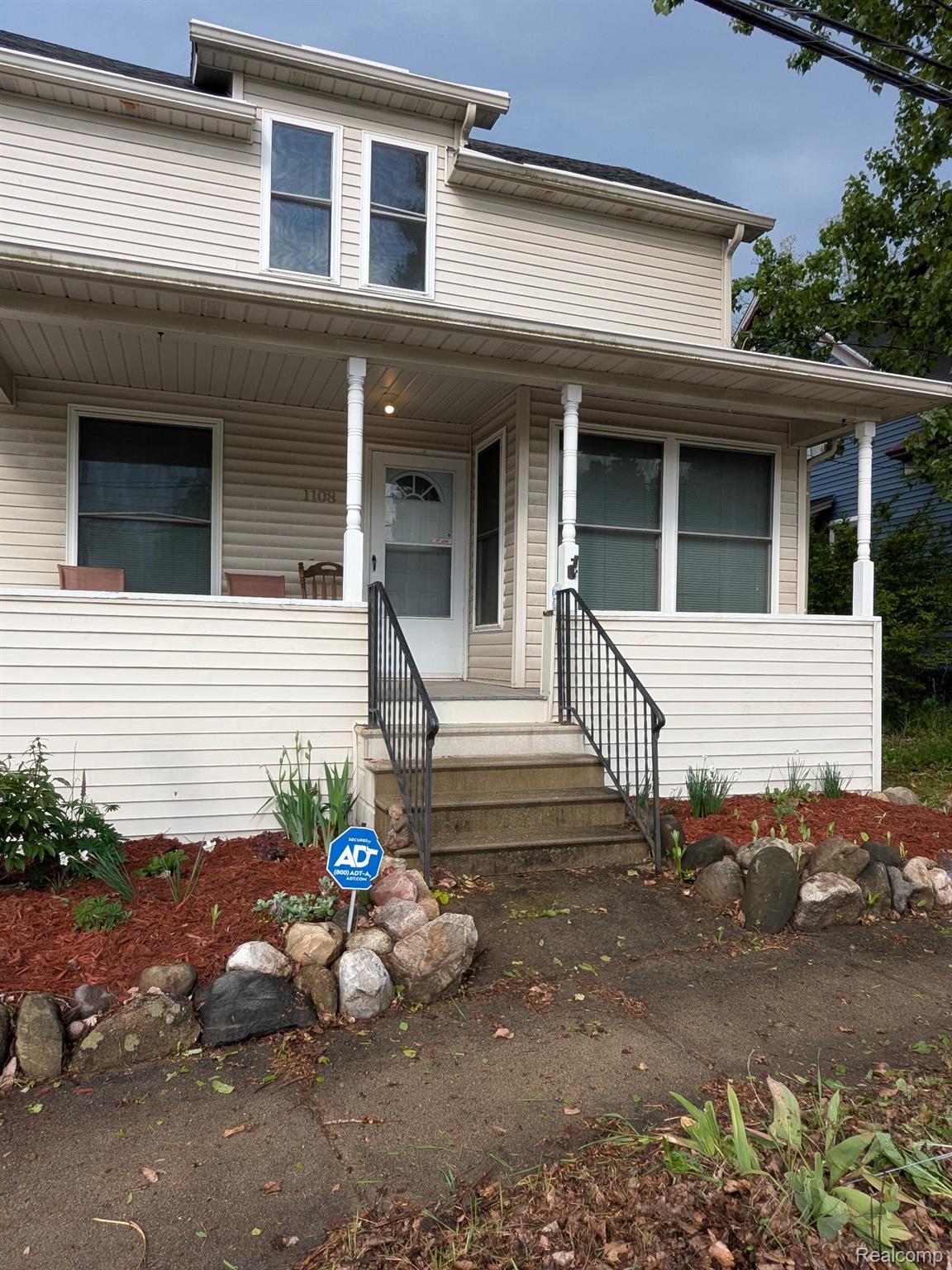 1108, Grand Traverse, Flint, Michigan, 48502