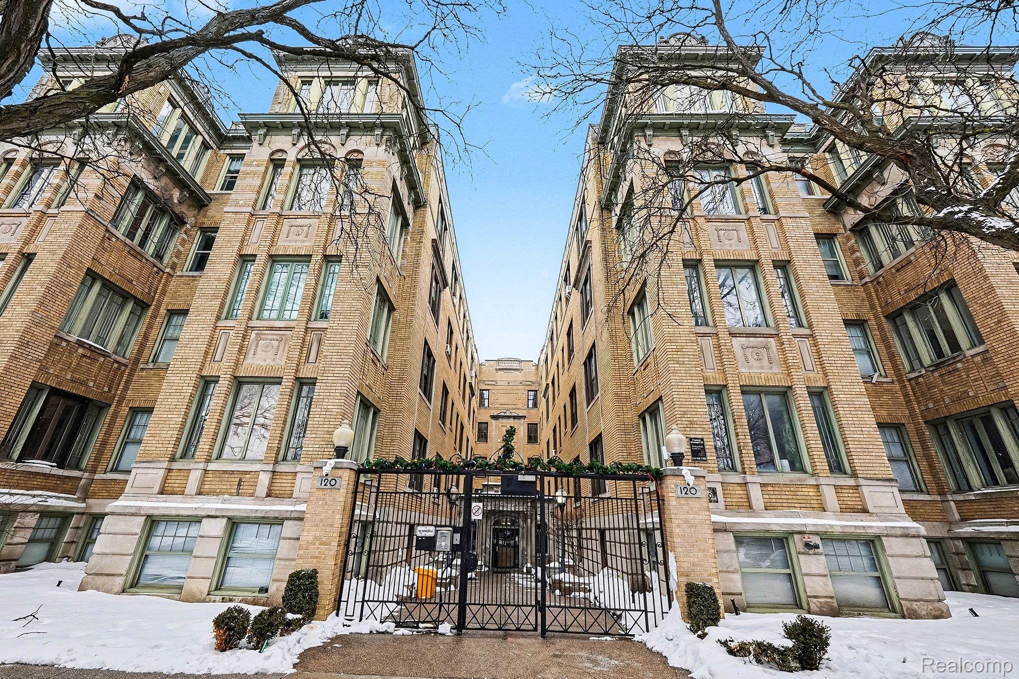 120, Seward, #108, Detroit, Michigan, 48202