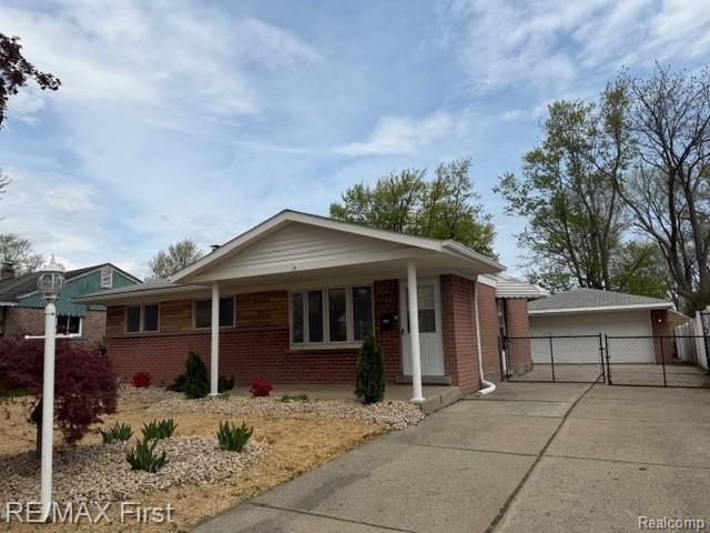 2148, Meyer, Lincoln Park, Michigan, 48146