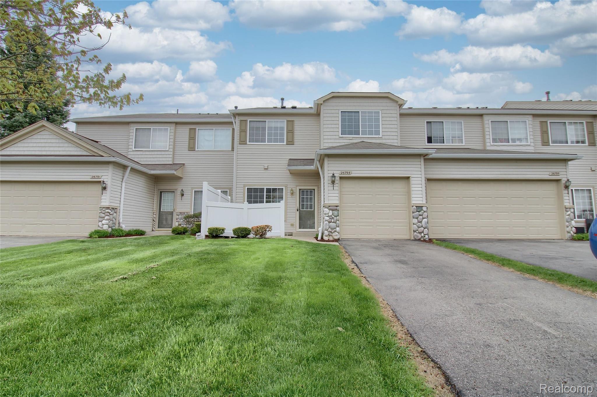 26793, Kirkway, Trenton, Michigan, 48183