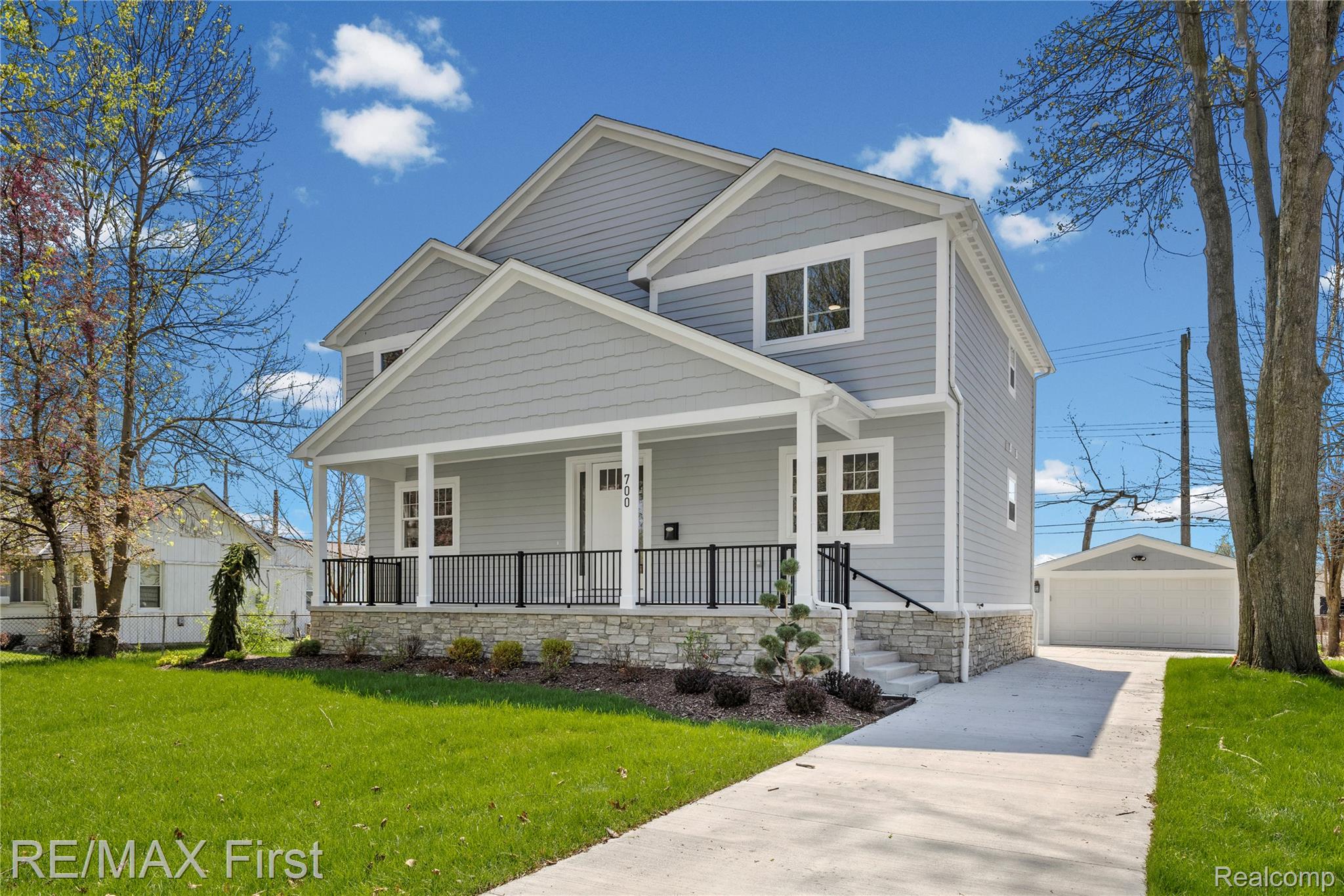 700, Devillen, Royal Oak, Michigan, 48073