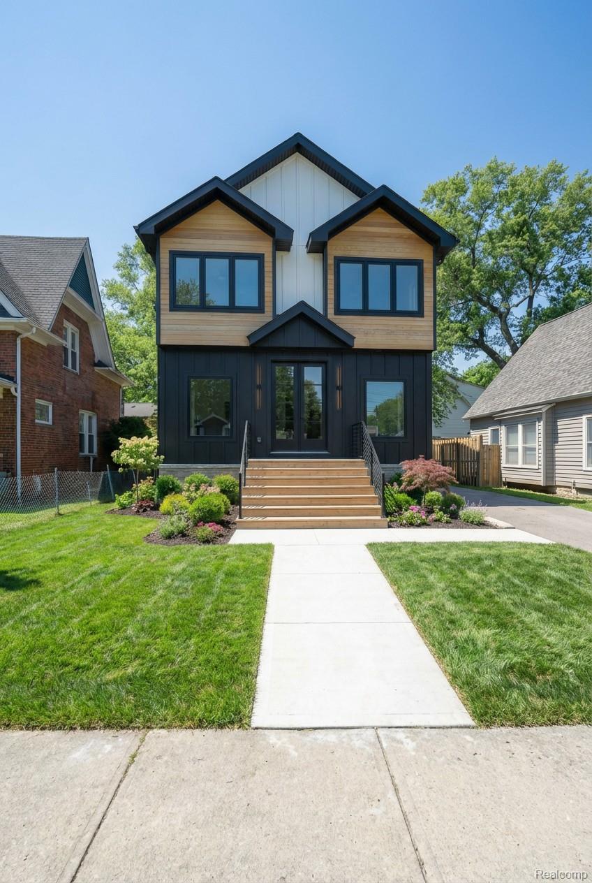 205, Pine, Rochester, Michigan, 48307