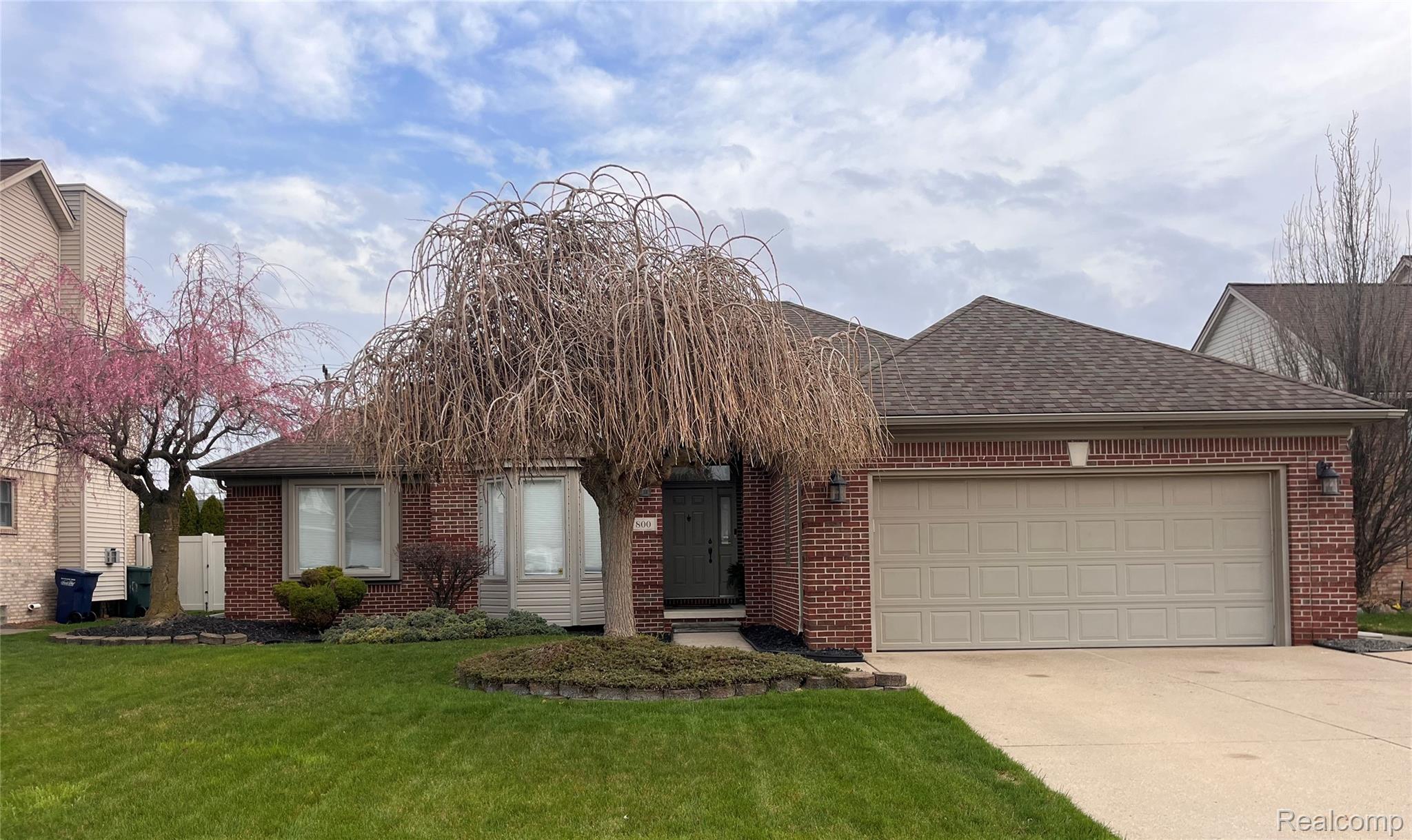 800, Saint Johns, Lincoln Park, Michigan, 48146