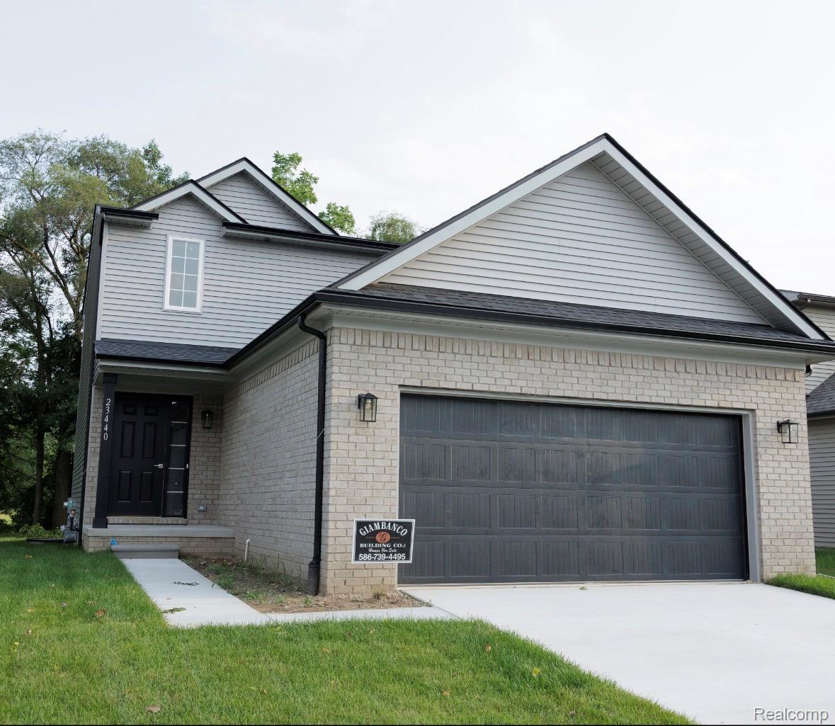20220, Finley, Clinton Township, Michigan, 48035