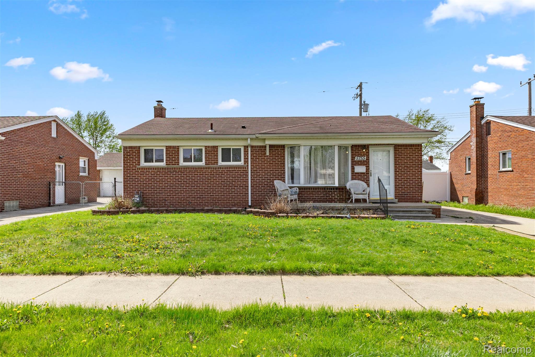 5755, Plainfield, Dearborn Heights, Michigan, 48127